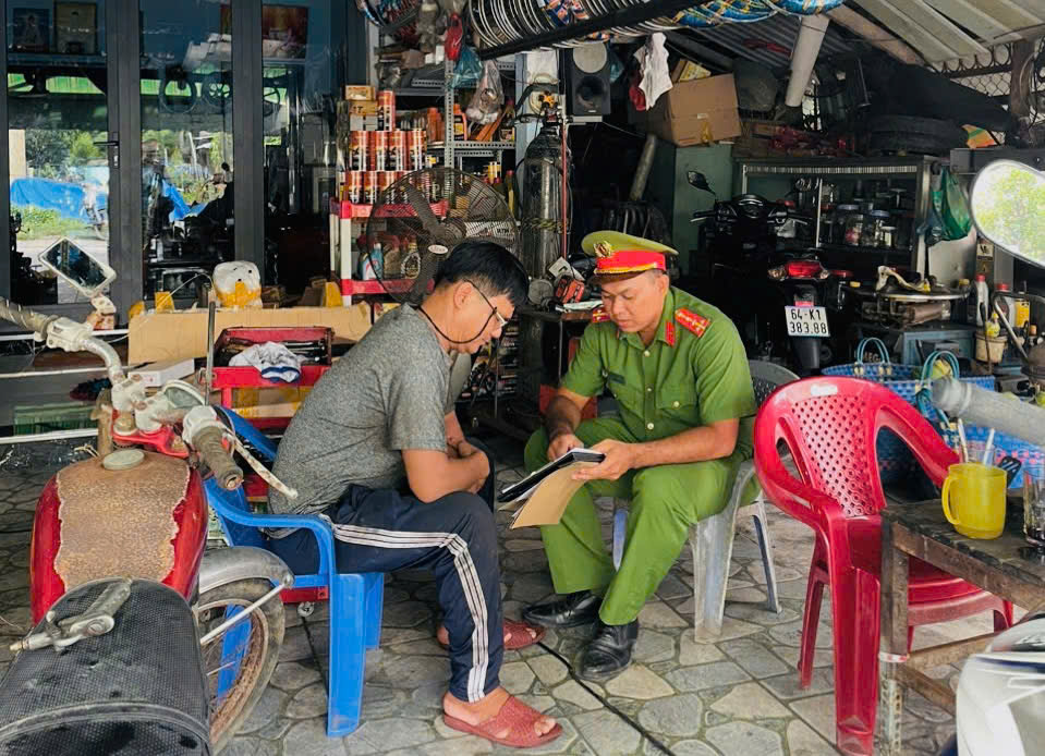 CAX tiến hành kiểm tra kết hợp tuyên truyền vận động