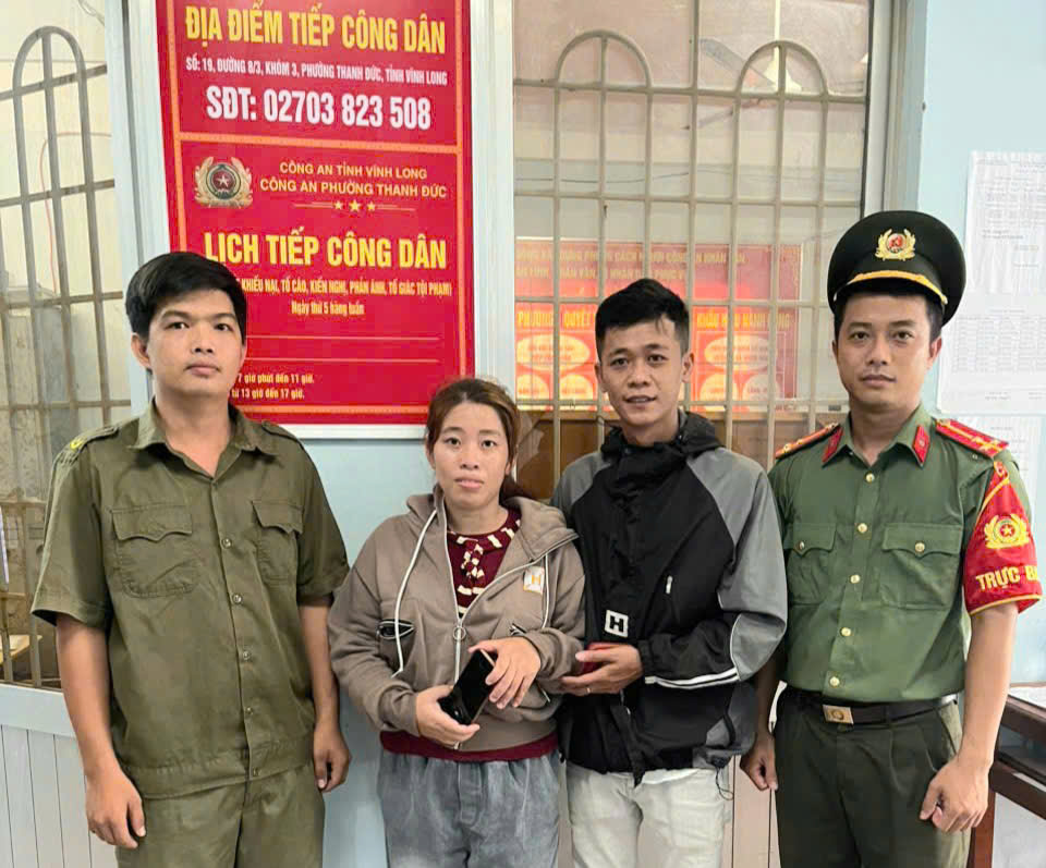 Công an phường Thanh Đức trao trả tài sản cho người dân 40874 n