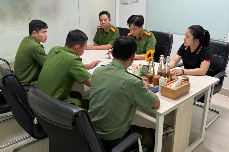Công tác hướng dẫn, kiểm tra, quản lý cư trú luôn được các đơn vị nghiệp vụ Công an tỉnh thực hiện thường xuyên, liên tục