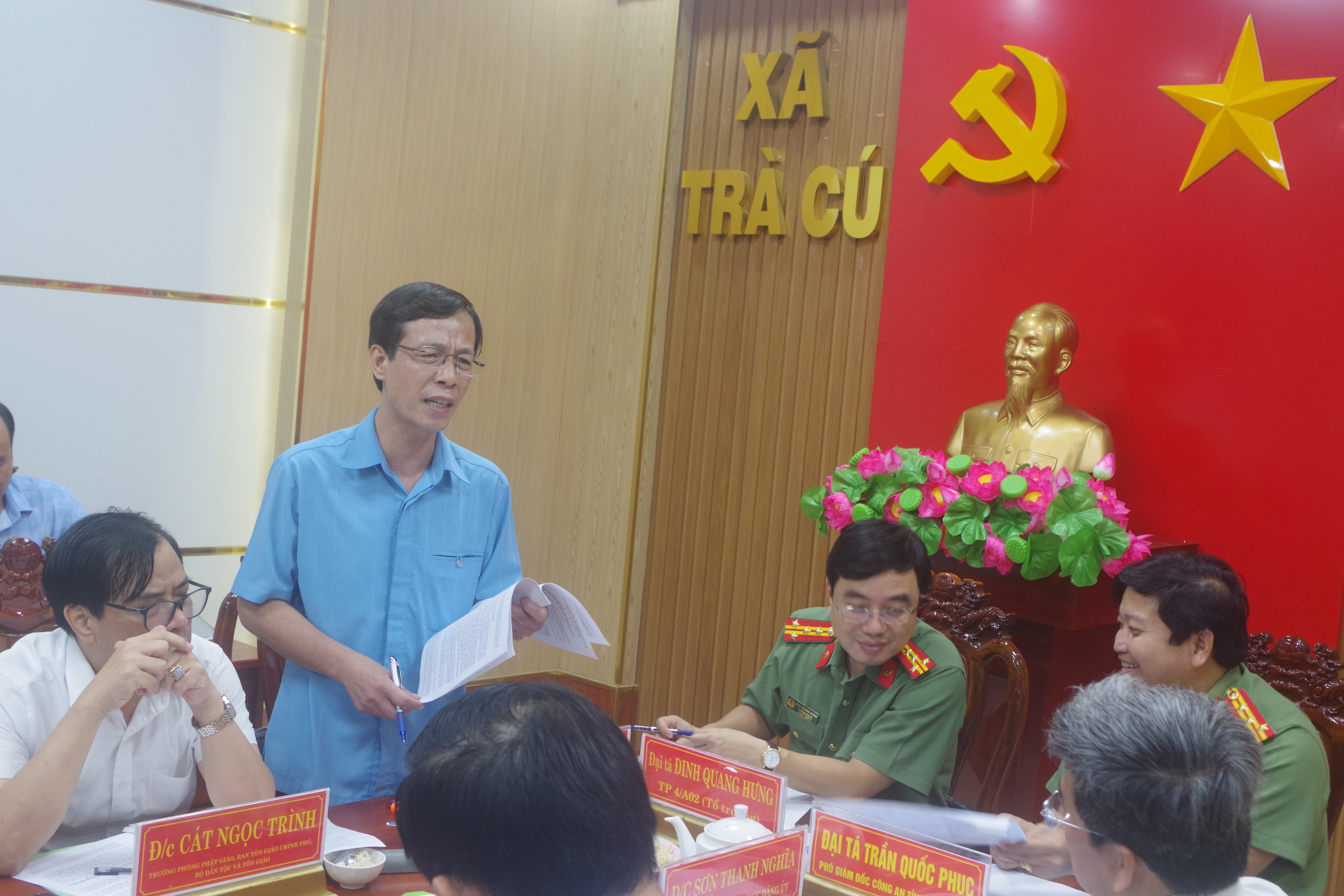 Đ c Vũ Văn Tiến phát biểu