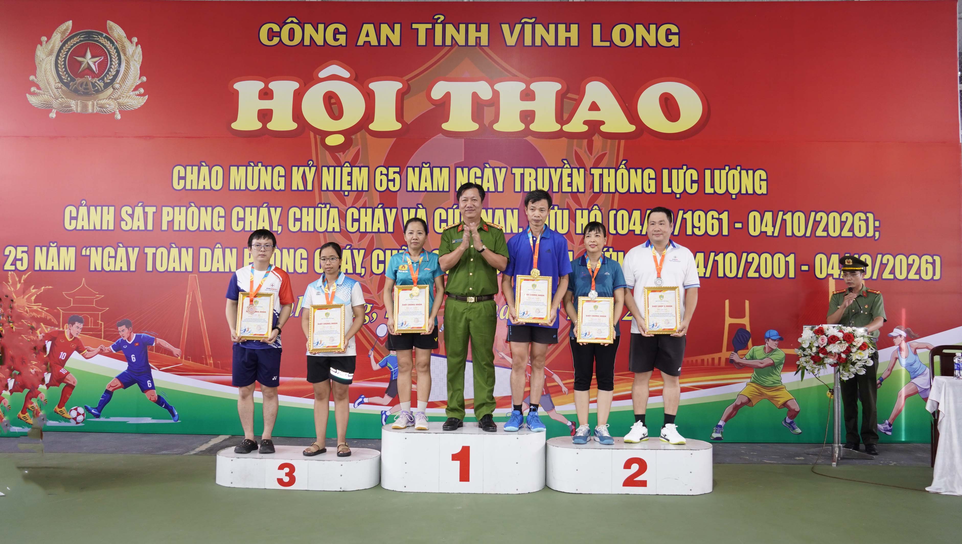 Doi NamNu Cau Long