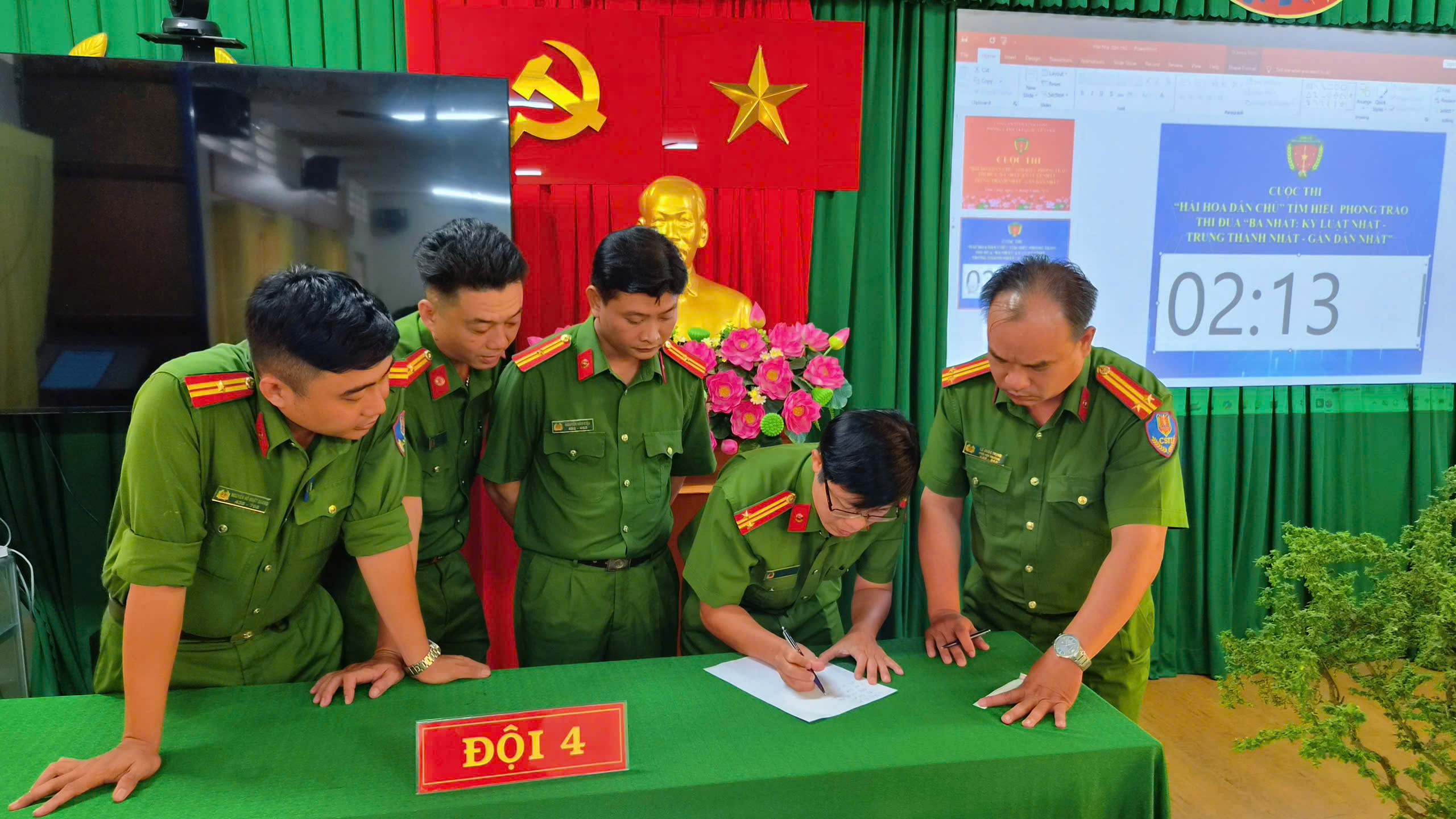 Đội thi 4