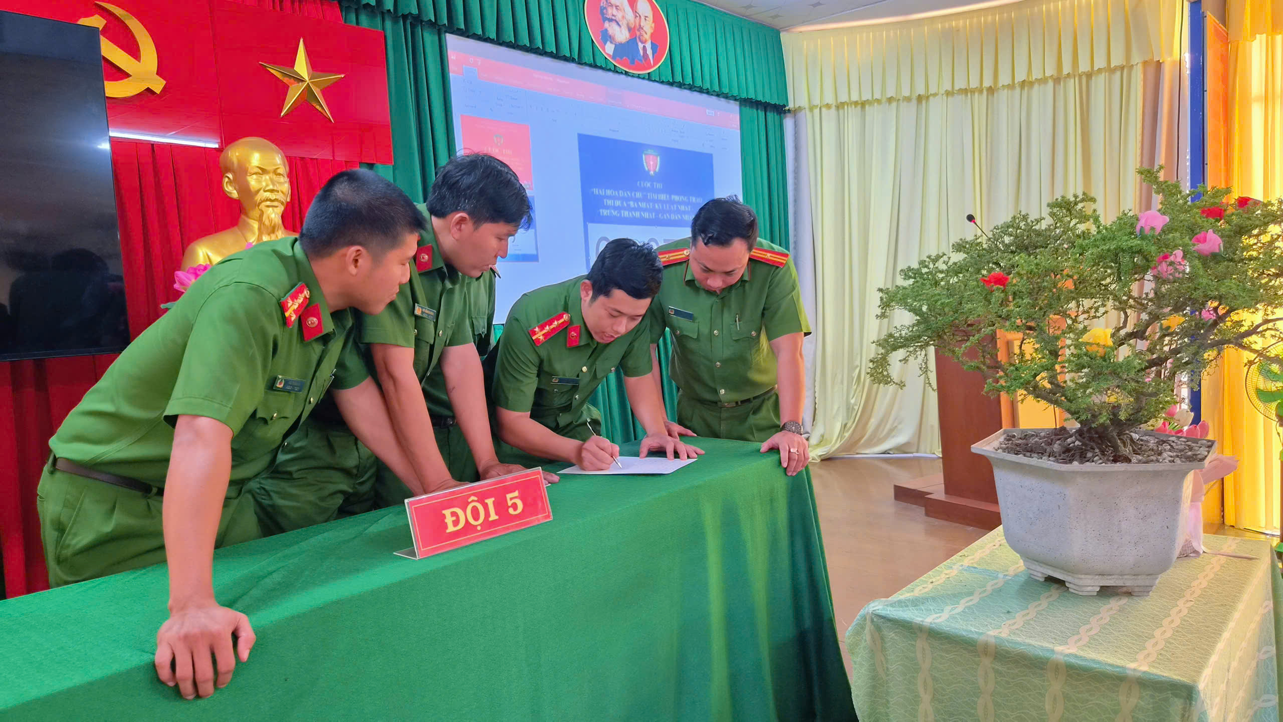 Đội thi 5