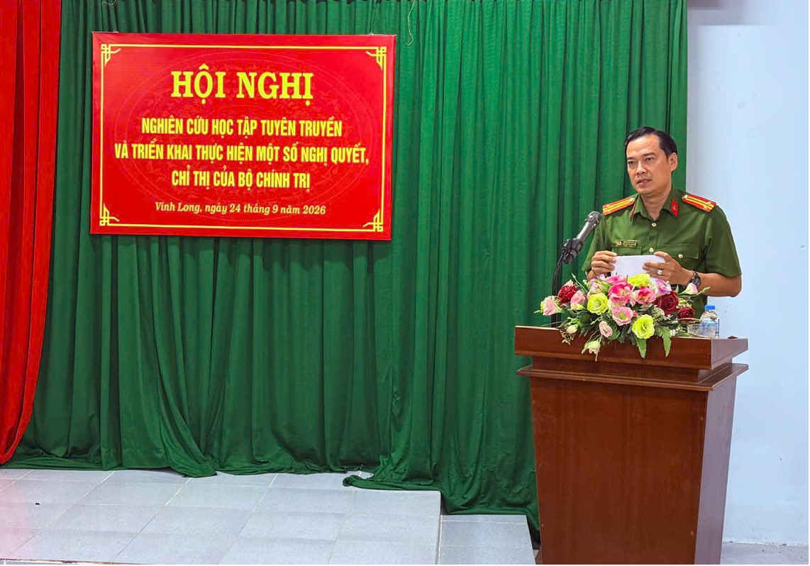 Đồng chí Châu Văn Tuấn UV BCH Đảng bộ triển khai văn bản