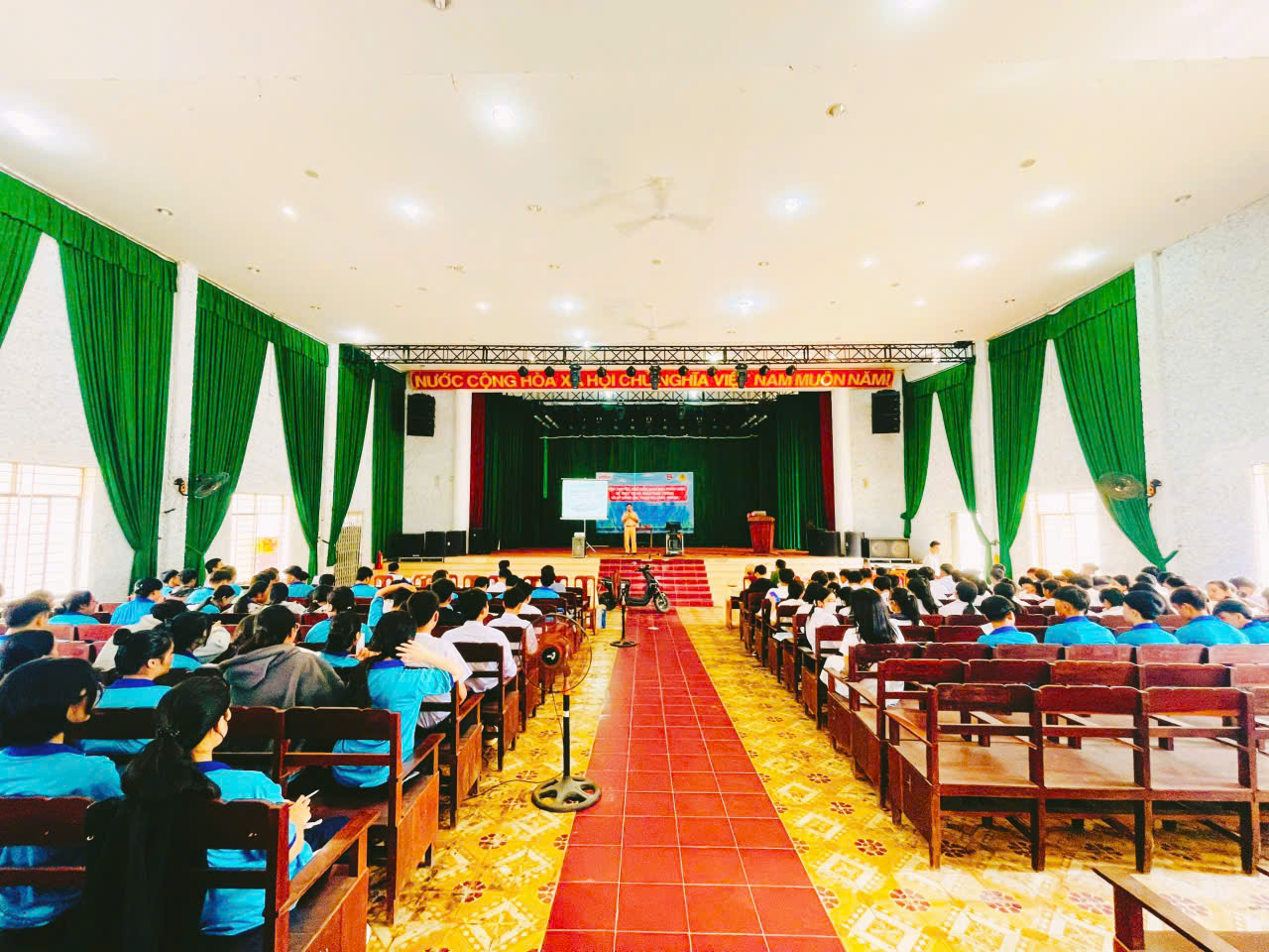 HÌNH 4tuyentruyen