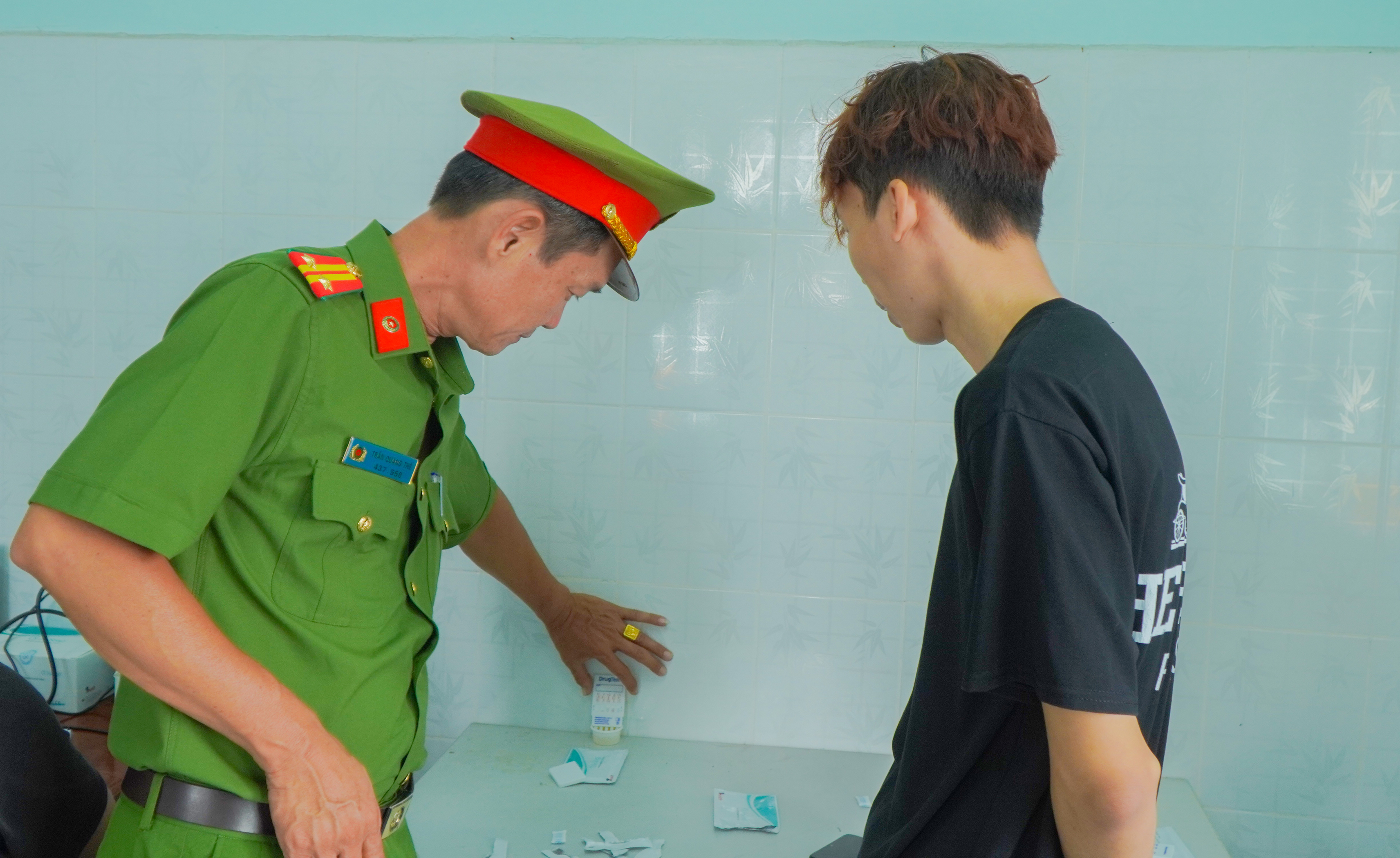 kiểm tra nhanh các thanh niên (2)