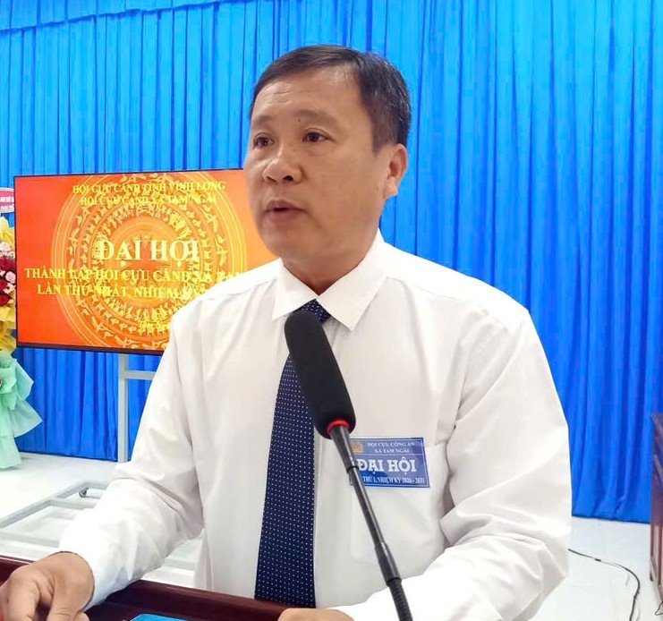 Lãnh đạo UBND xã phát biểu