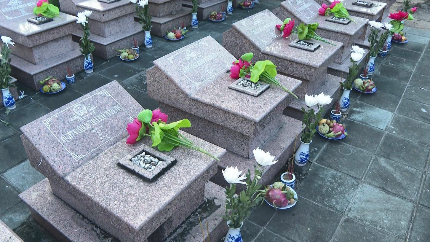 Mộ liệt sĩ