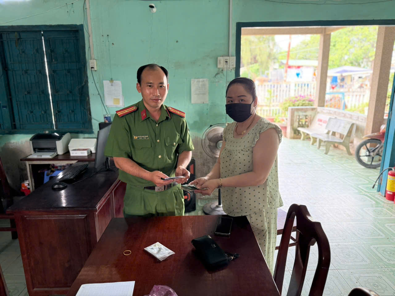 nhận tài sản bàn giao