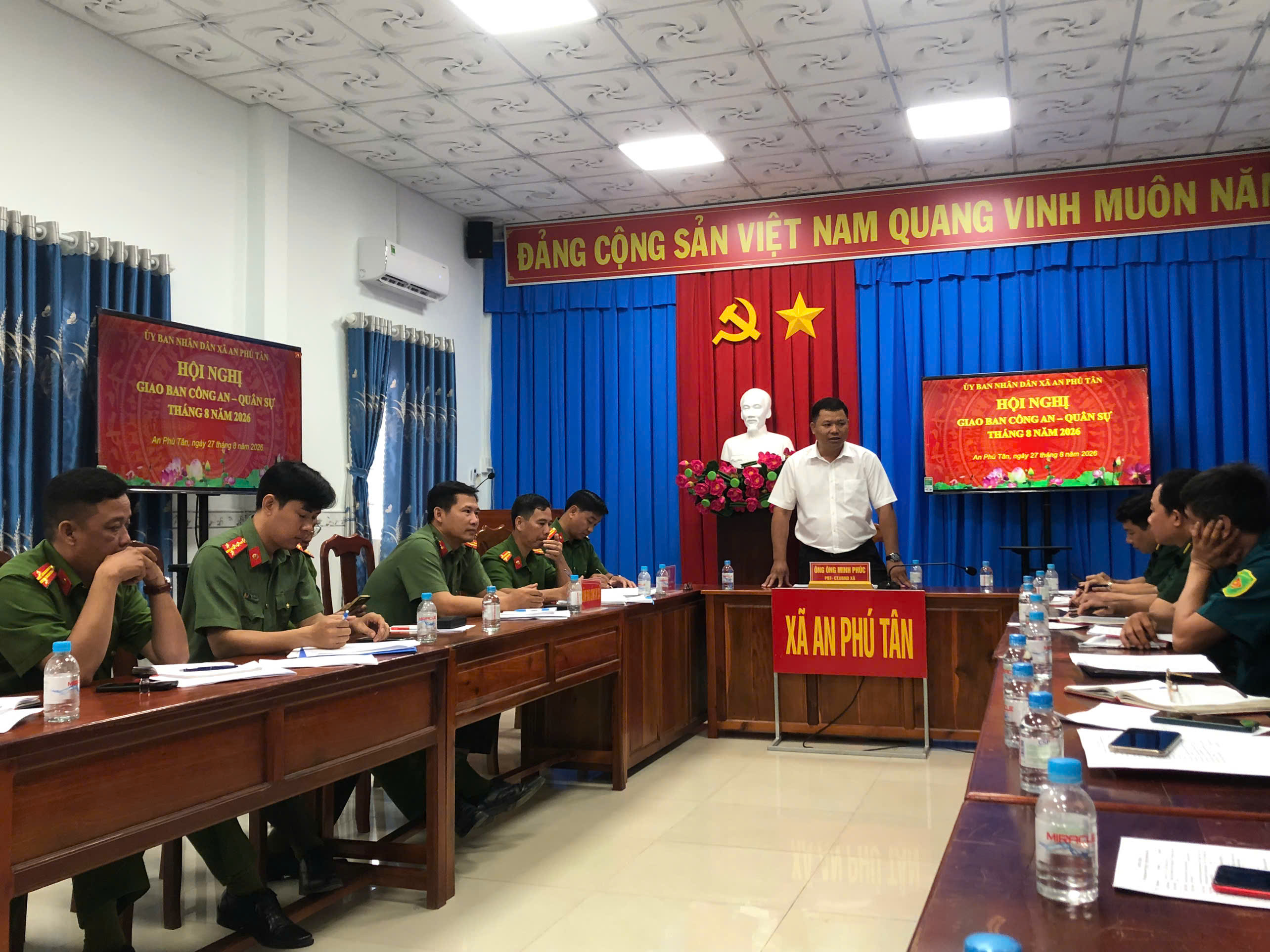quan cảnh đúng