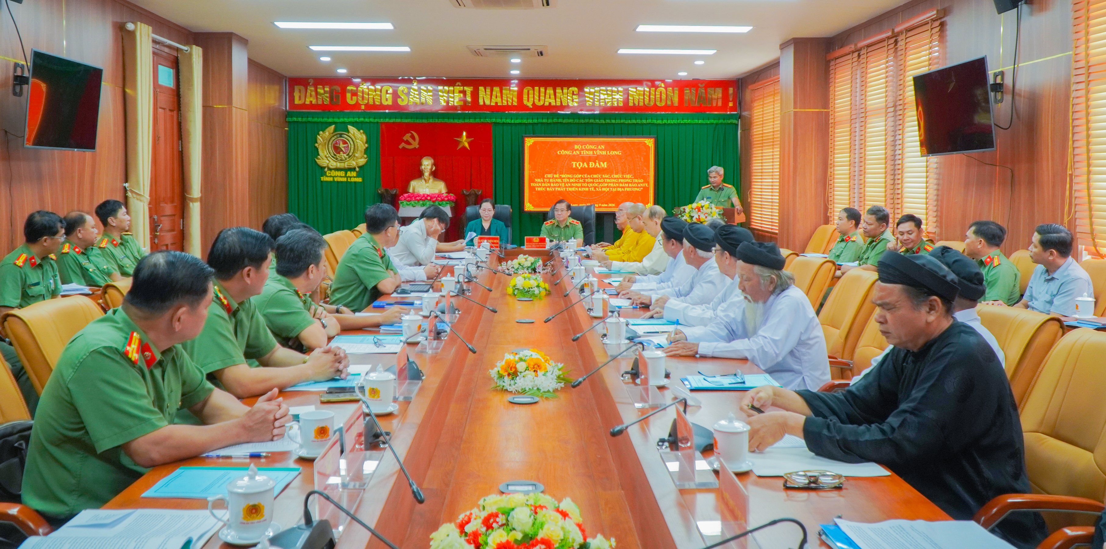 Quang cảnh buổi tọa đàm