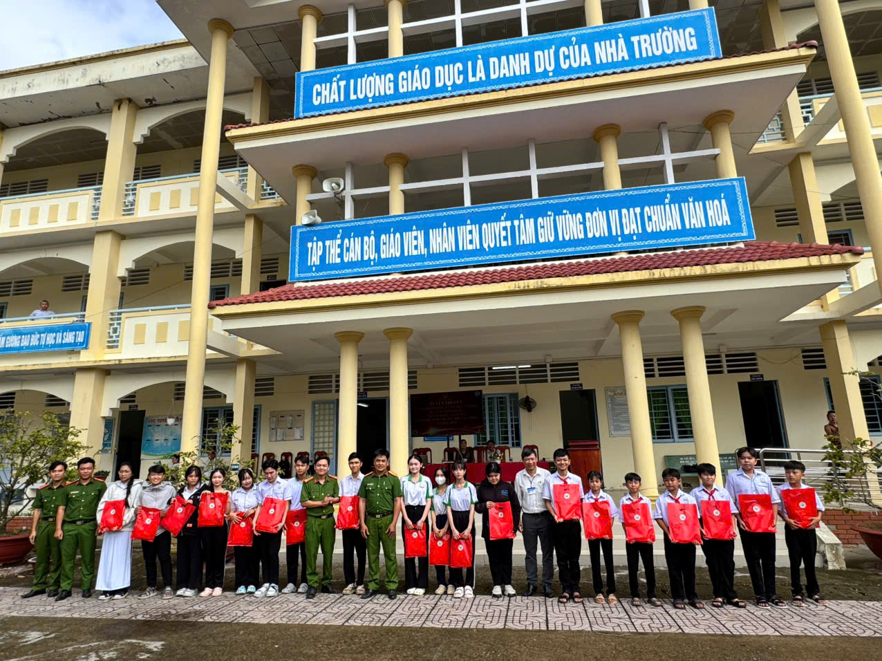tặng quà