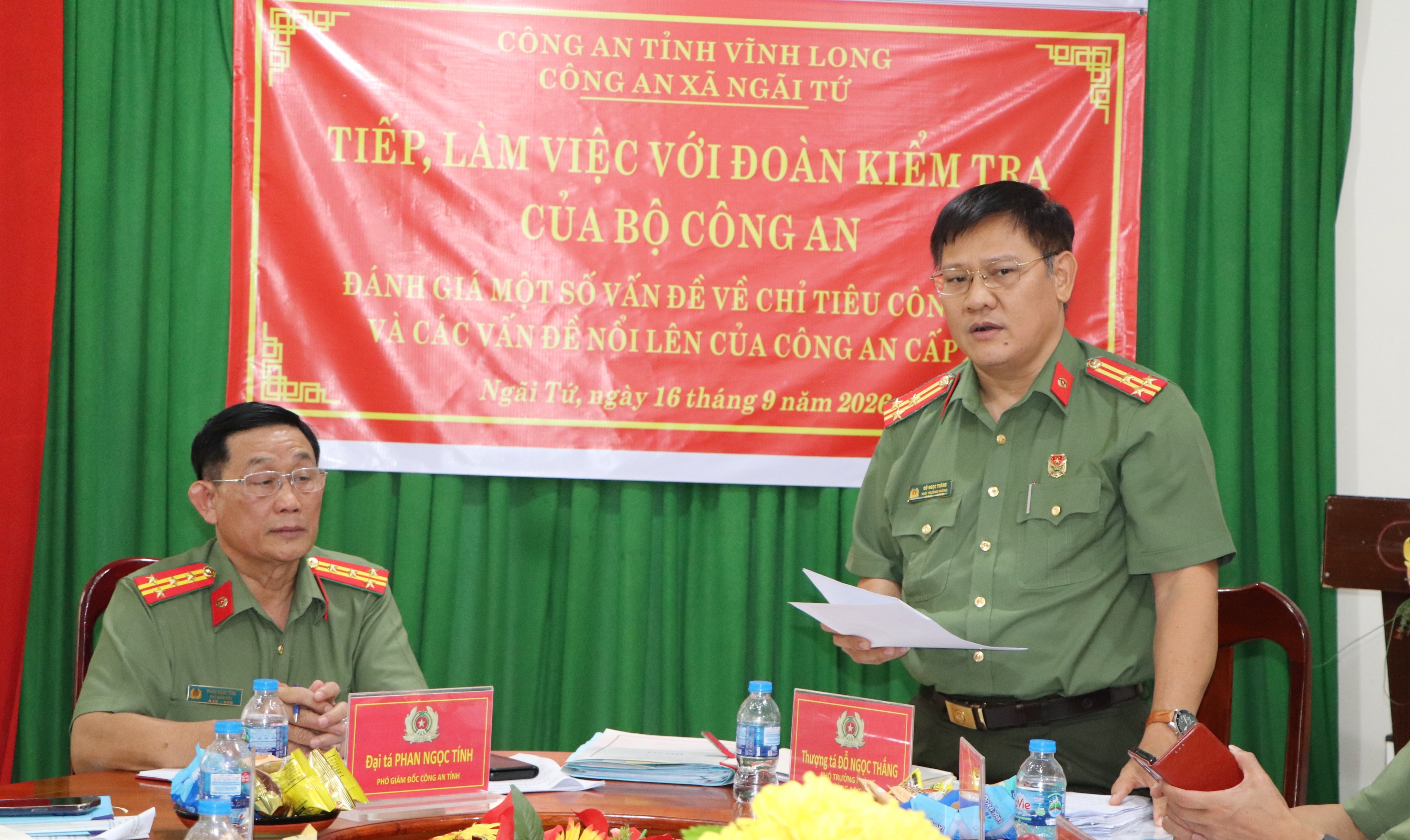 Thượng tá Đỗ Ngọc Thắng, Phó Trưởng phòng 1, Văn phòng Bộ Công an Trưởng đoàn công tác phát tại buổi làm việc Công an xã Ngãi Tứ