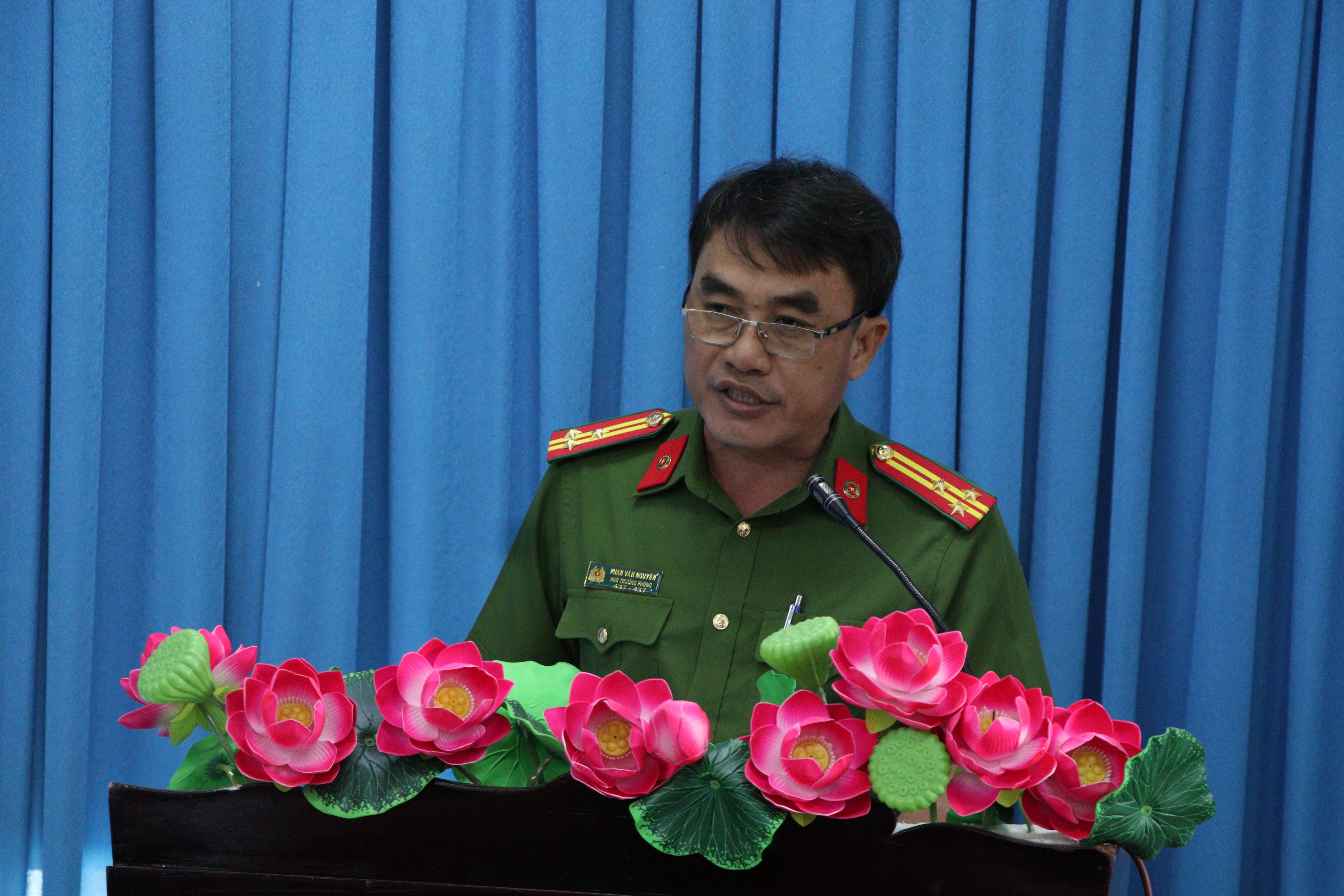 Thượng tá Phan Văn Nguyên, Phó trưởng phòng, Phòng Cảnh sát phòng cháy chữa cháy và cứu nạn, cứu hộ Công an tỉnh thông qua nội dung huấ