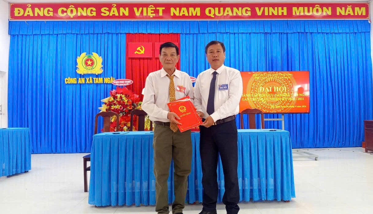 Trao Quyết định thành lập Hội