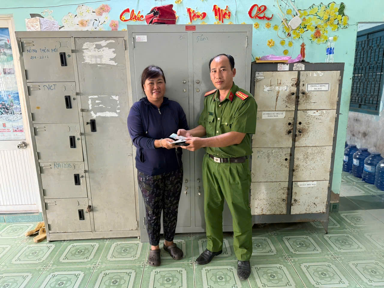 trao trả tài sản bị đánh rơi