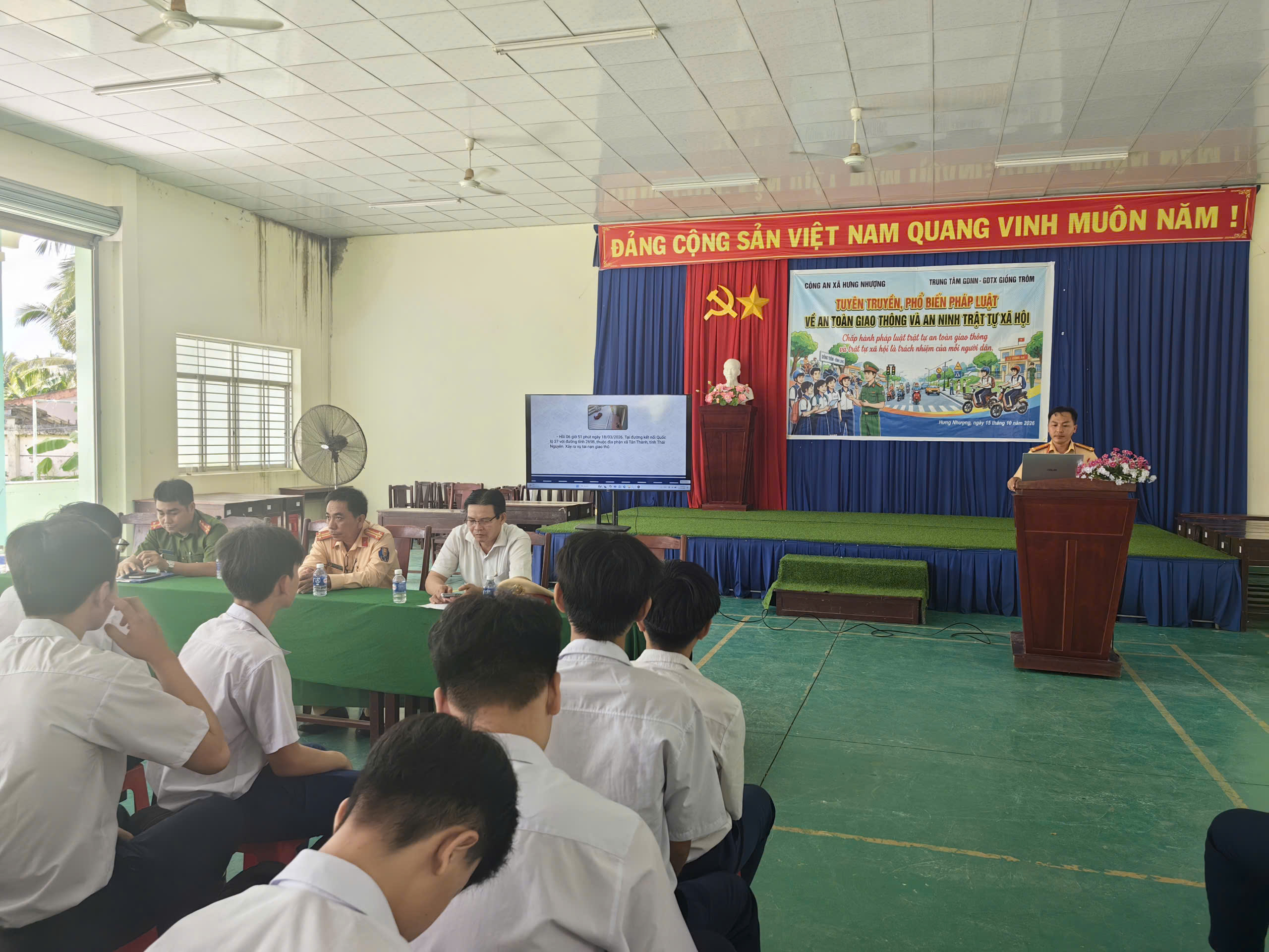 1 Quang cảnh buổi tuyên truyền
