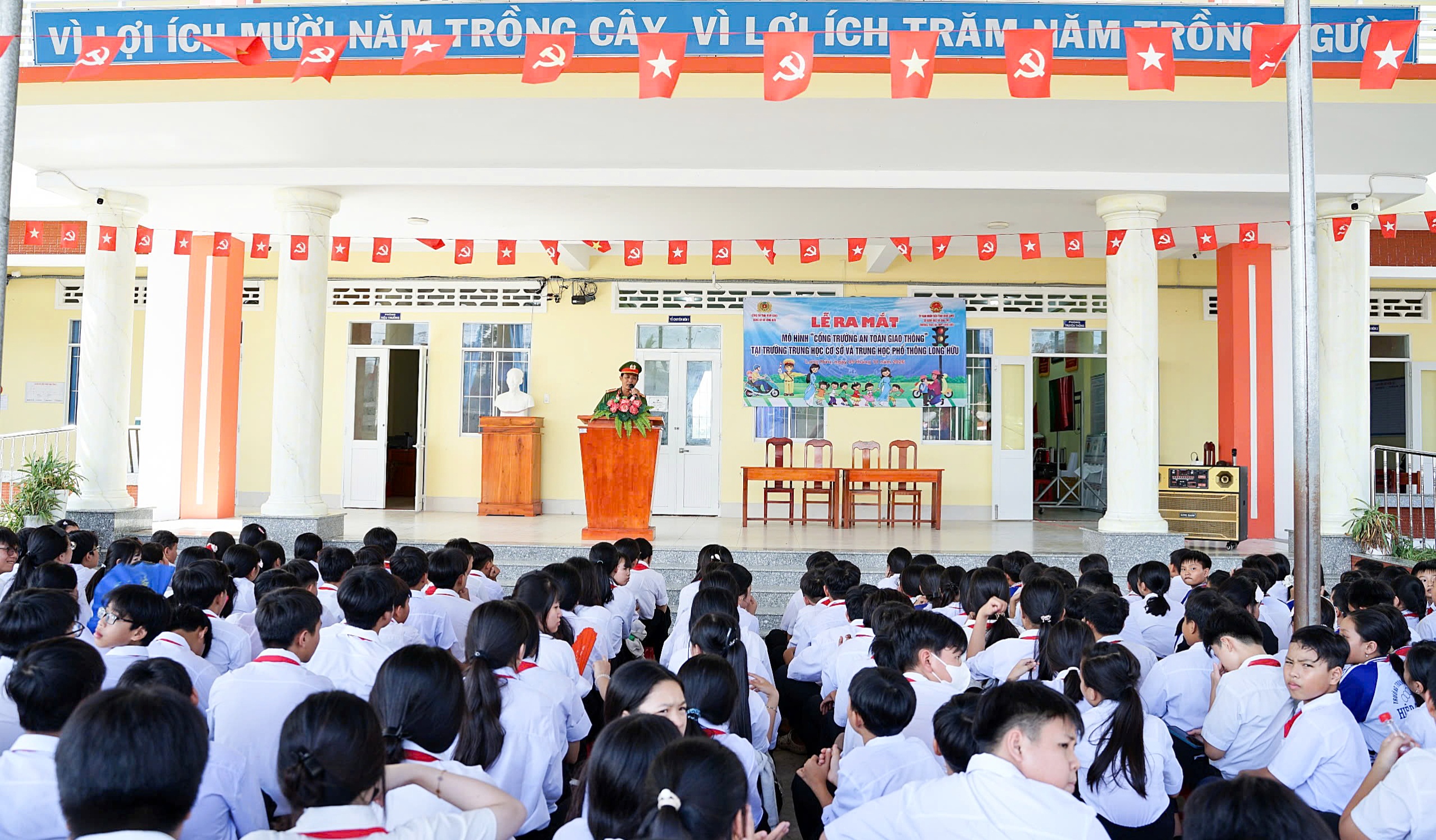 1 Quanh cảnh buổi lễ