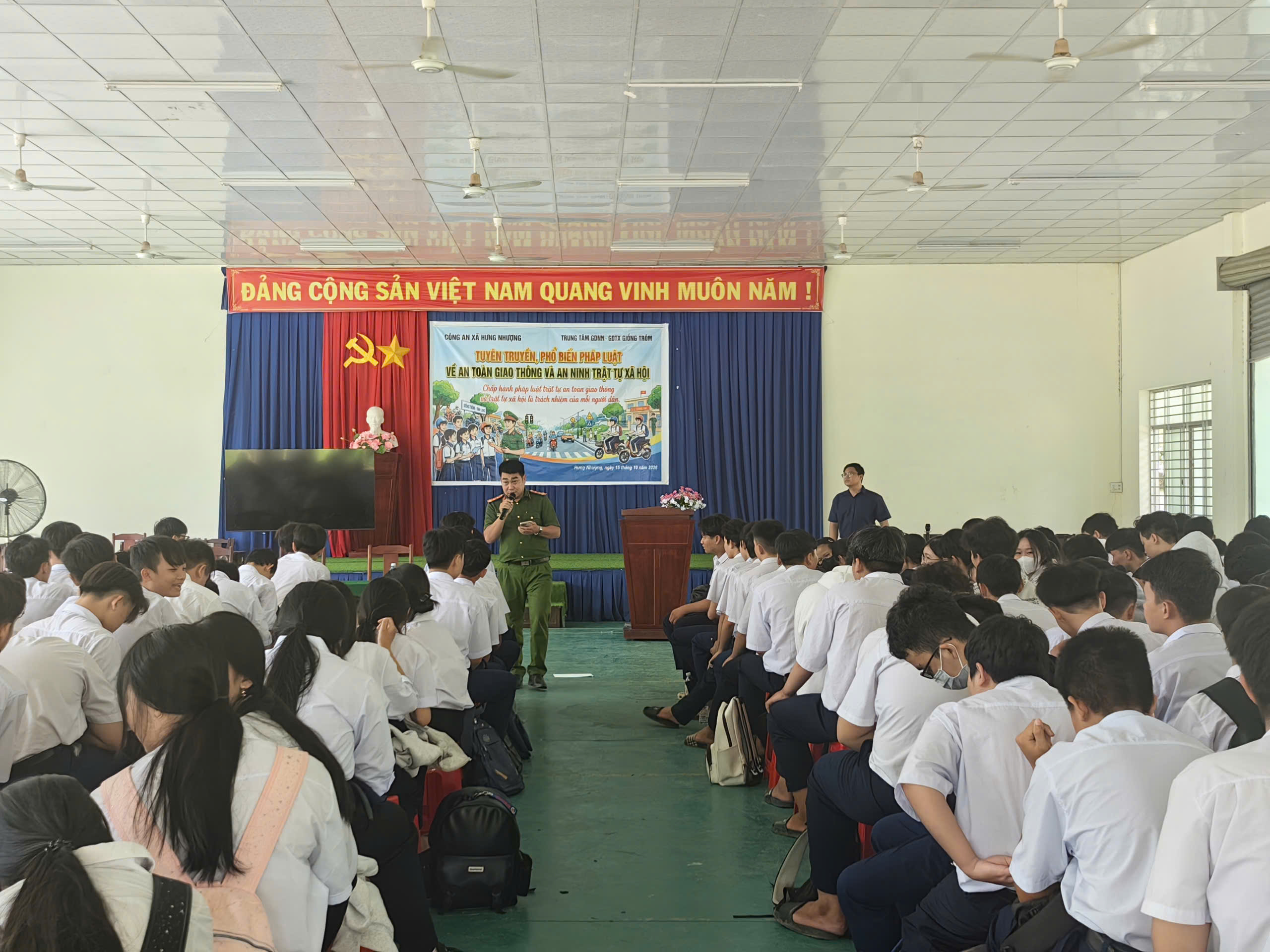 2 Quang cảnh buổi tuyên truyền