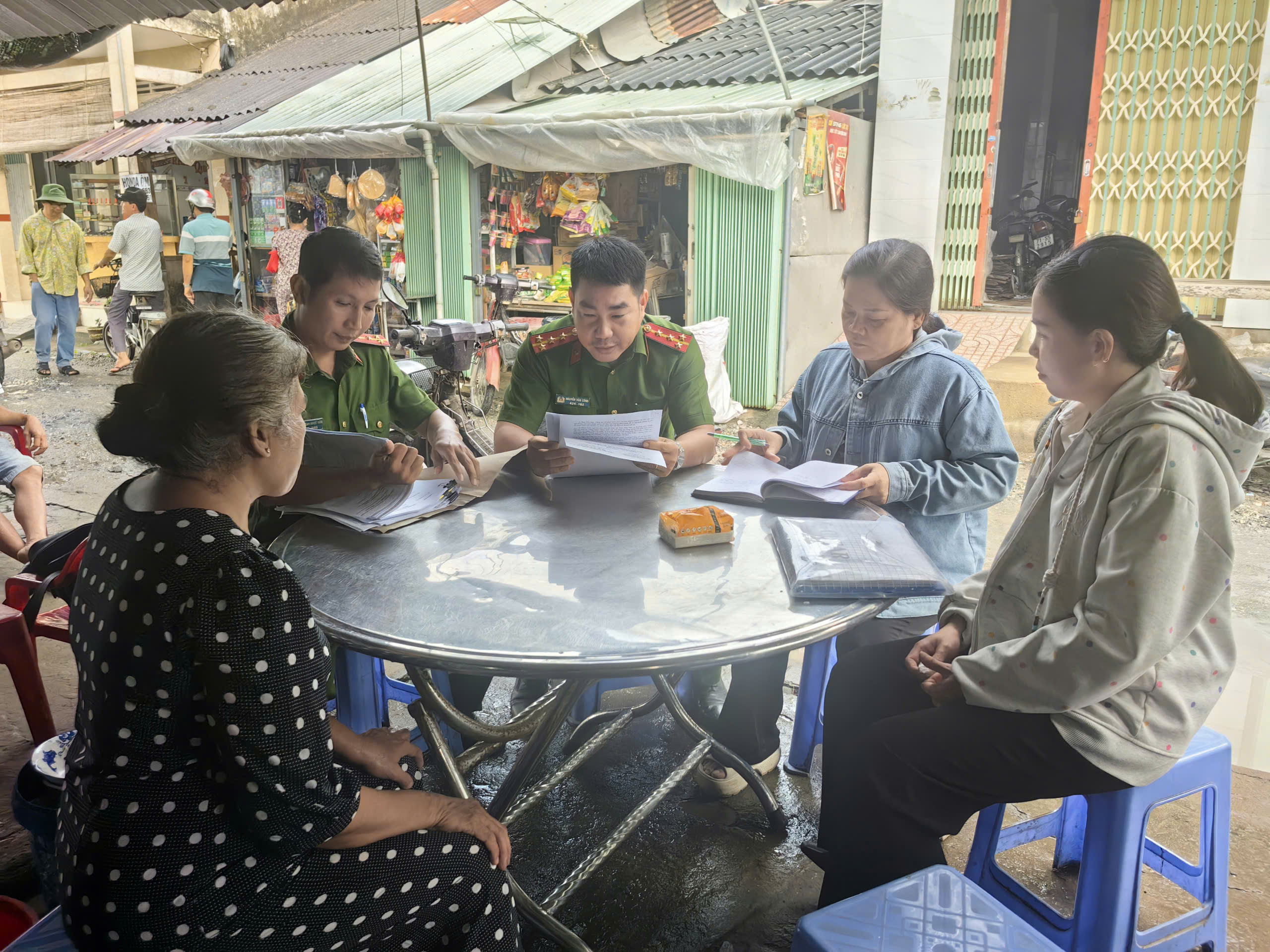 3 Hình tuyên truyền