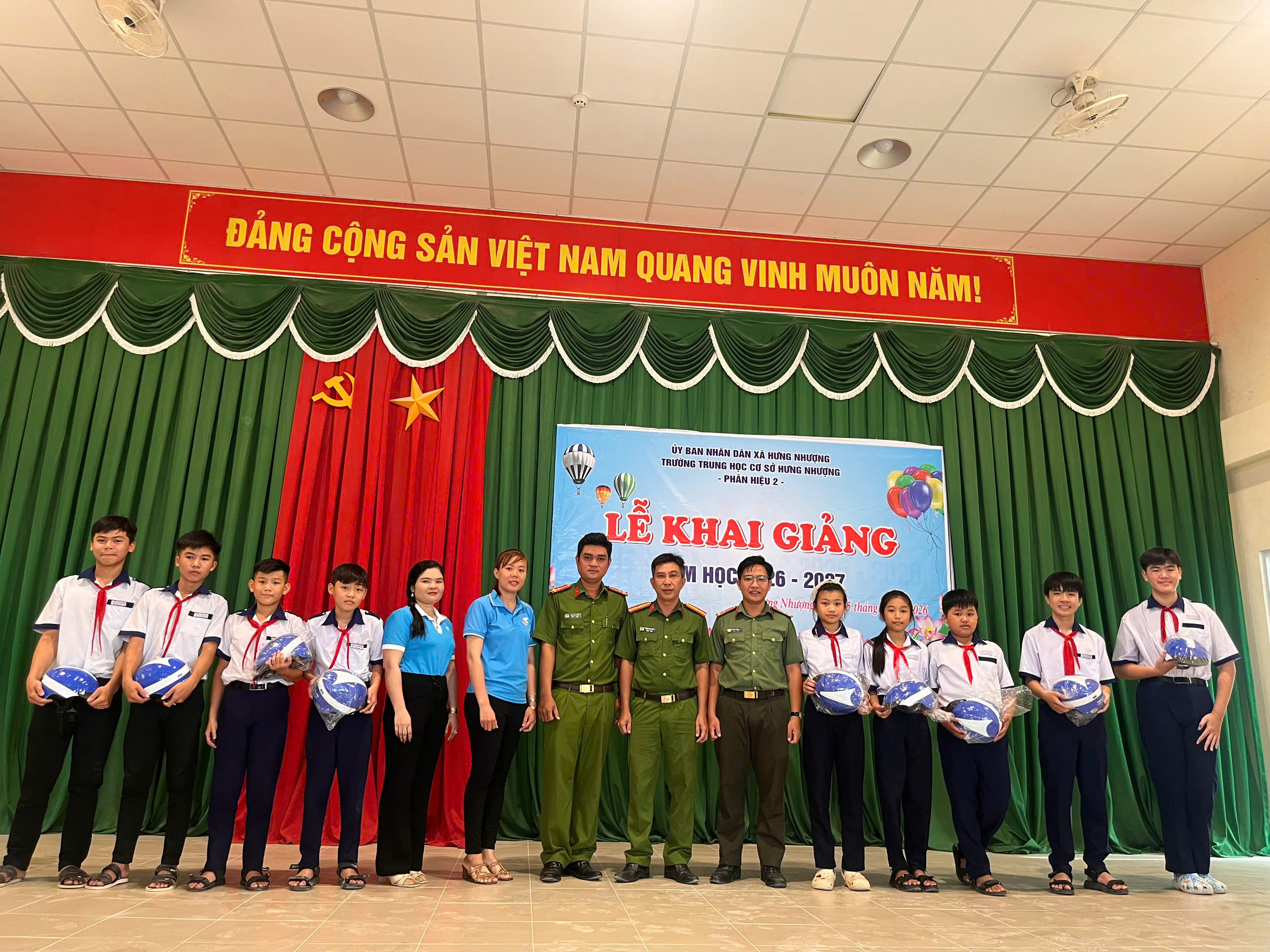 3 Tặng quà cho học sinh có câu trả lời đúng