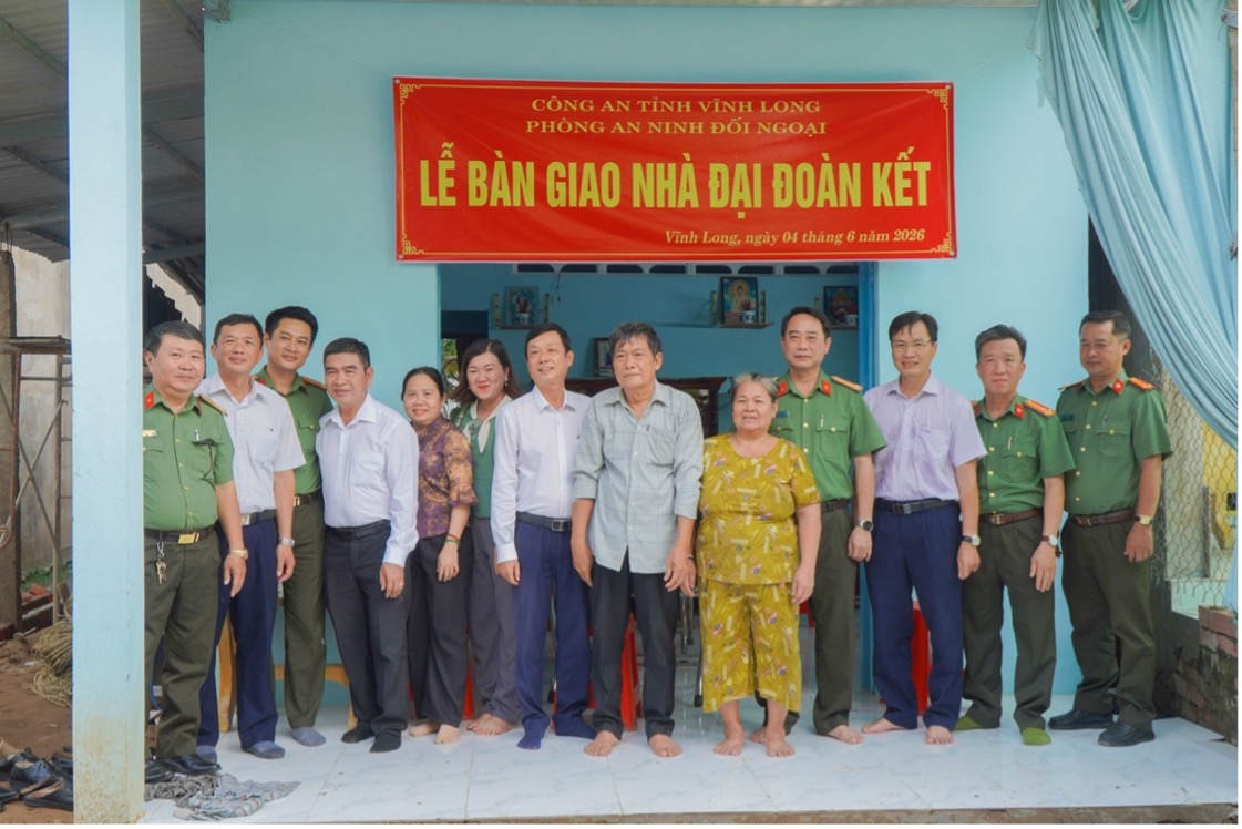 Ảnh trao tặng nhà
