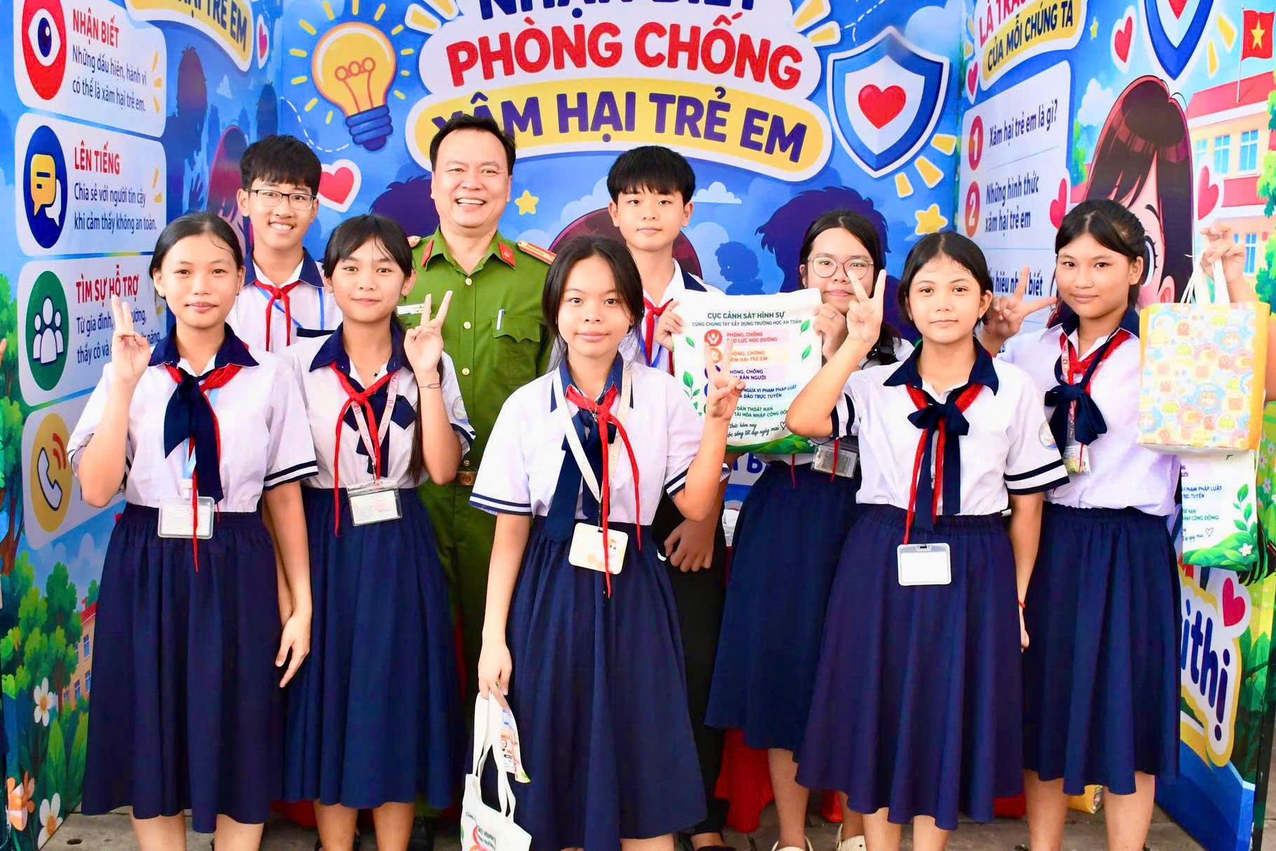 Các em học sinh tham gia trải nghiệm (3)