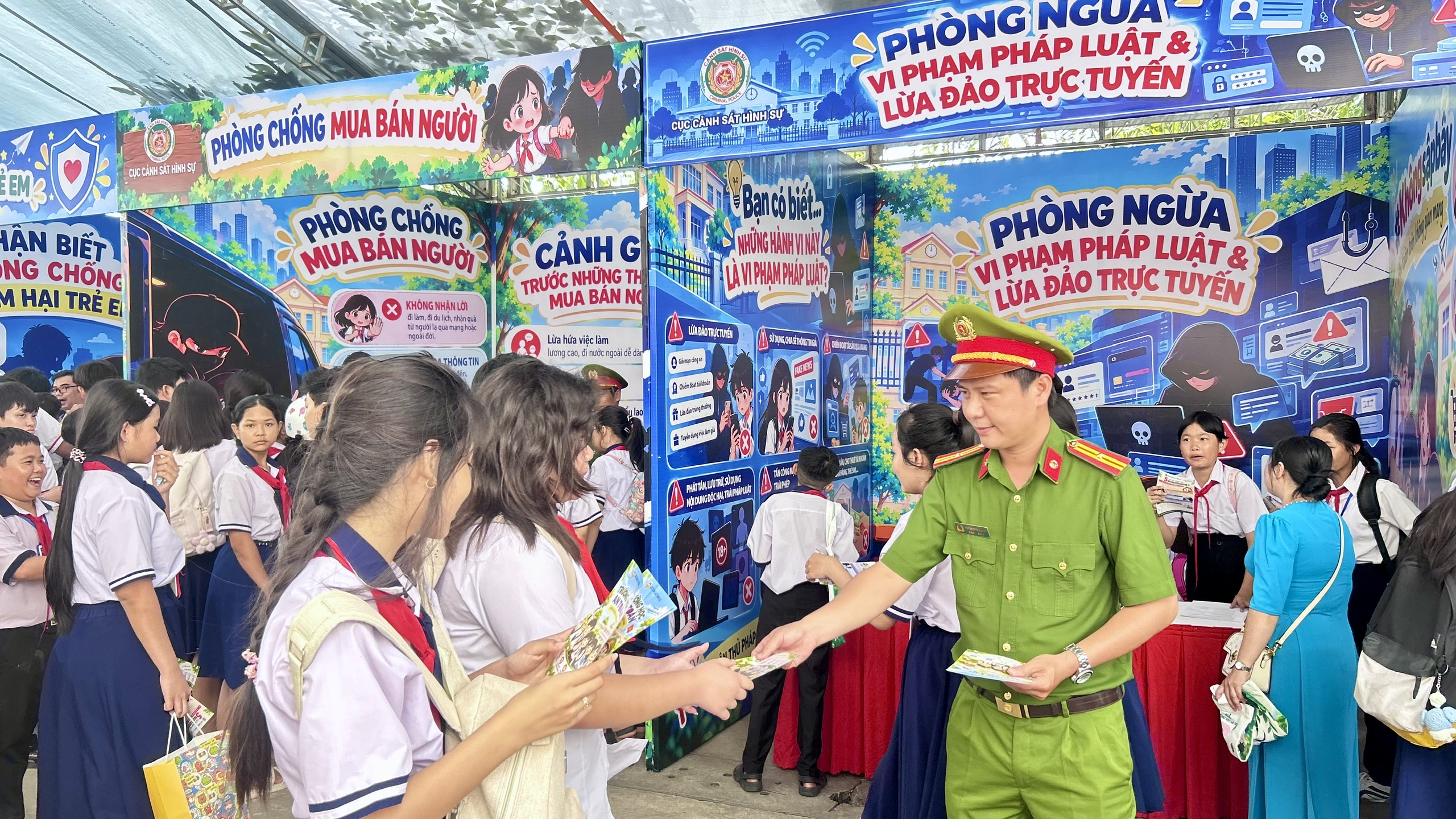 Các em học sinh tham gia trải nghiệm (6)