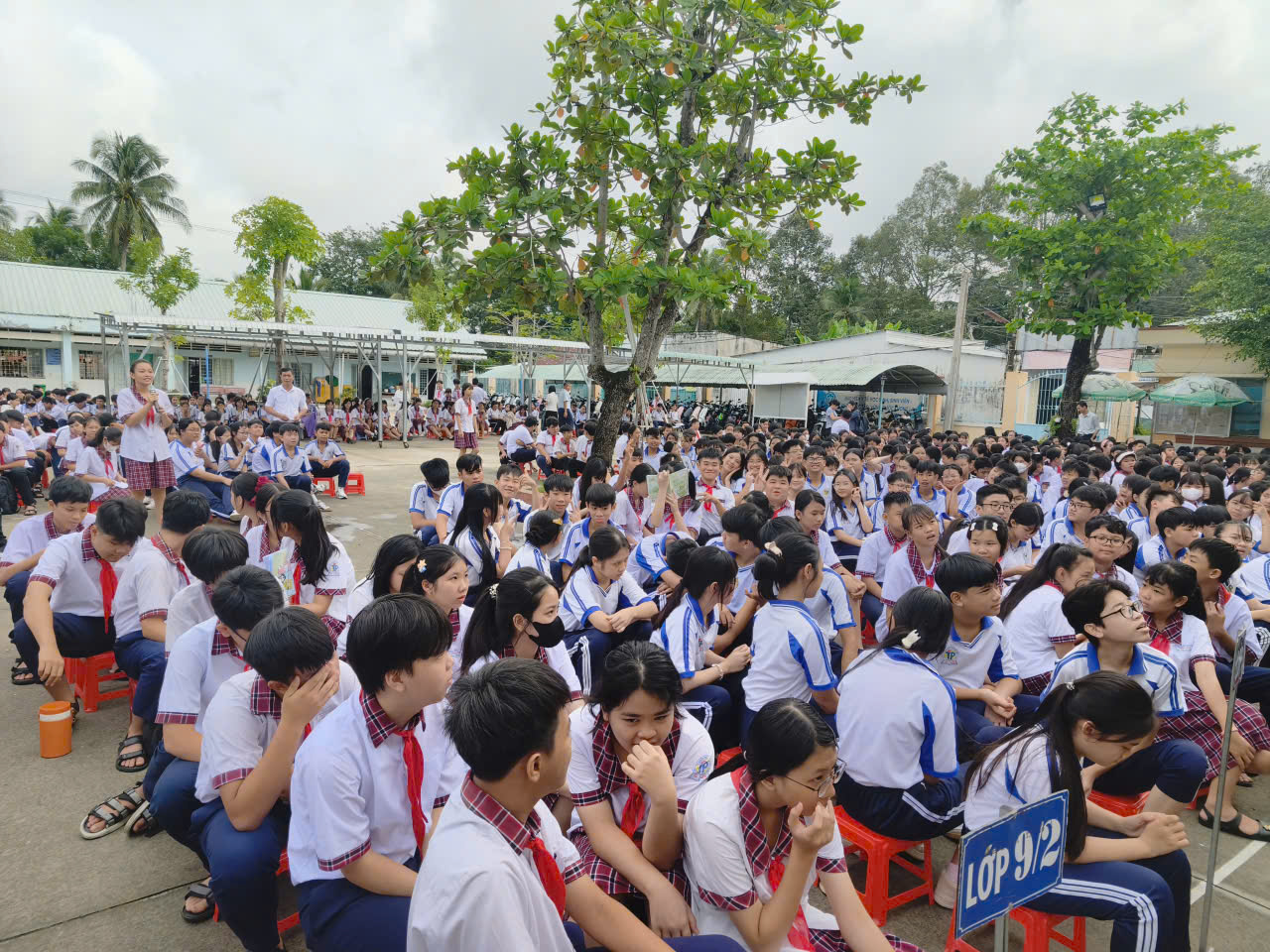 Các em trả lời thông qua các tình huống và cách xử lý an toàn