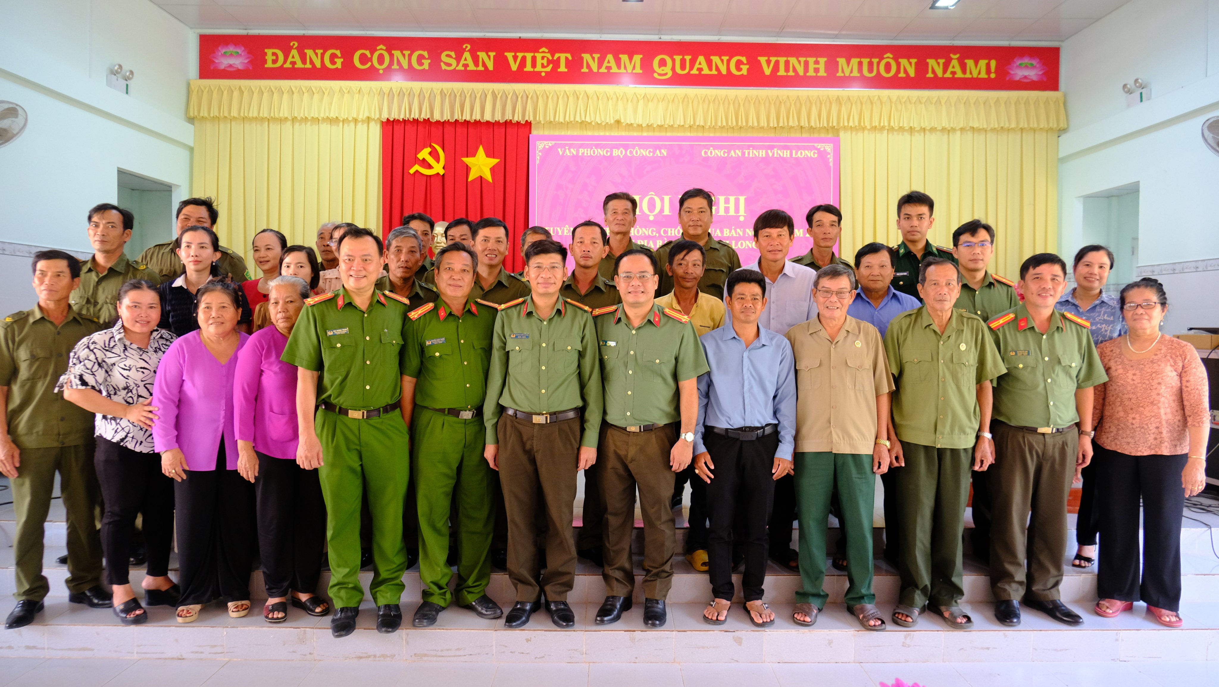 Chụp ảnh lưu niệm
