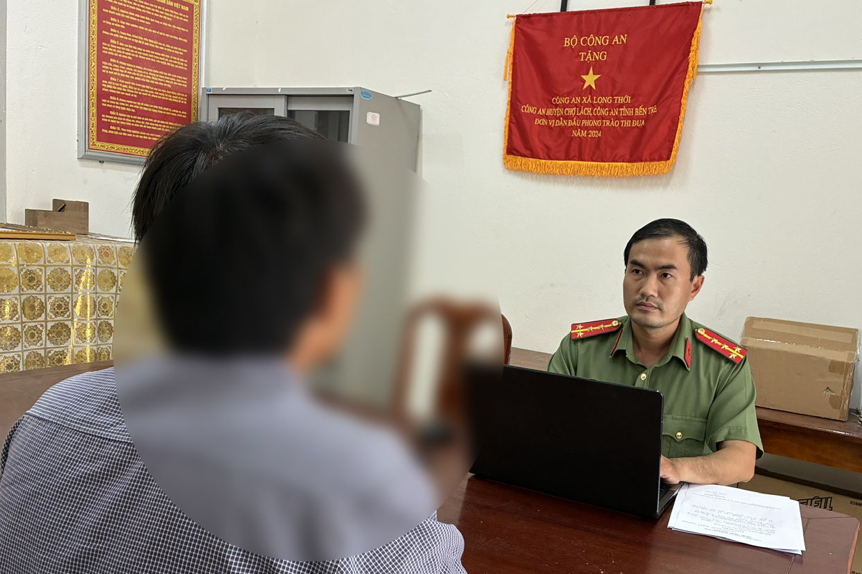 Công an xã làm việc với TVT