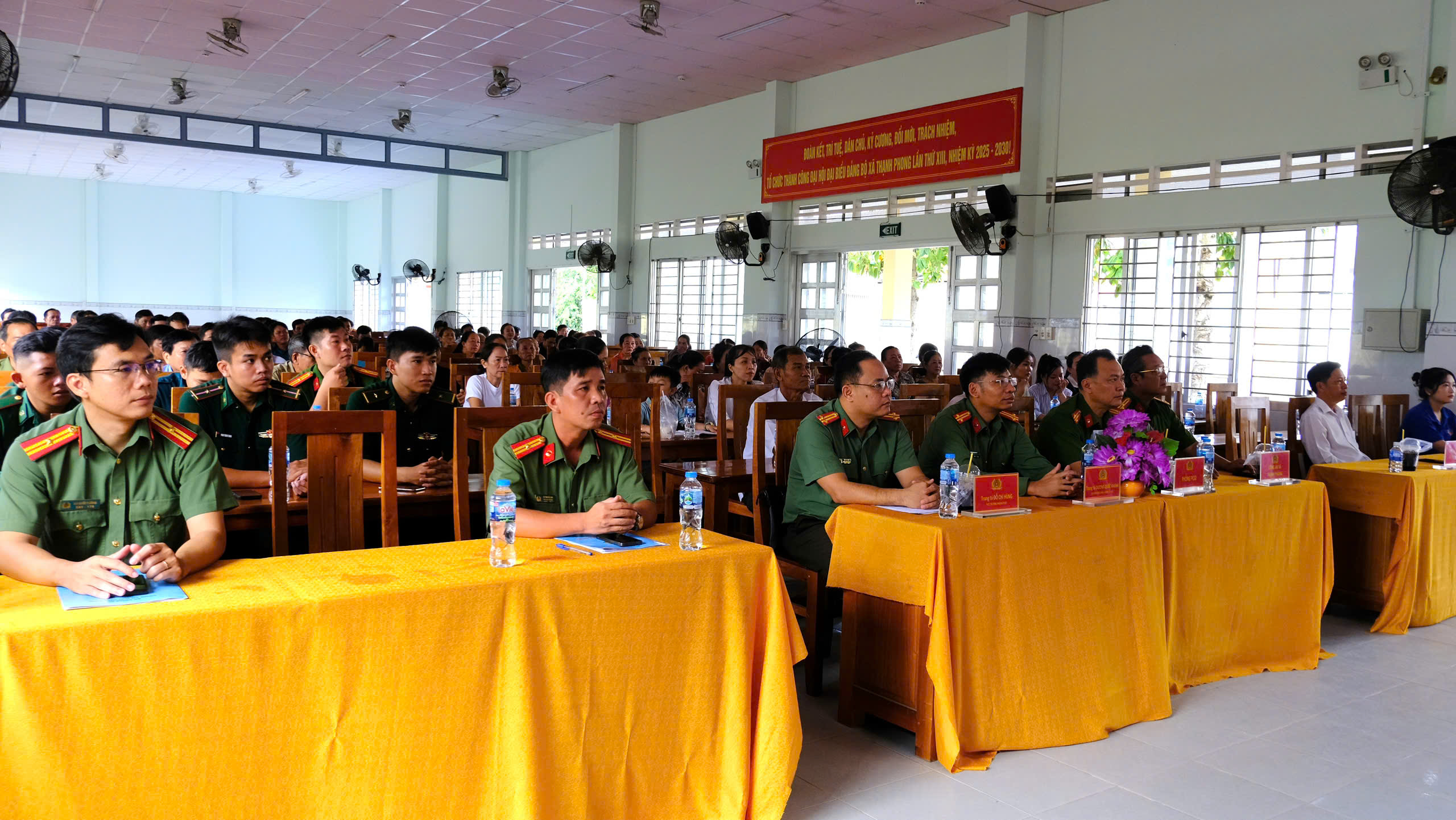 Đại biểu tham dự