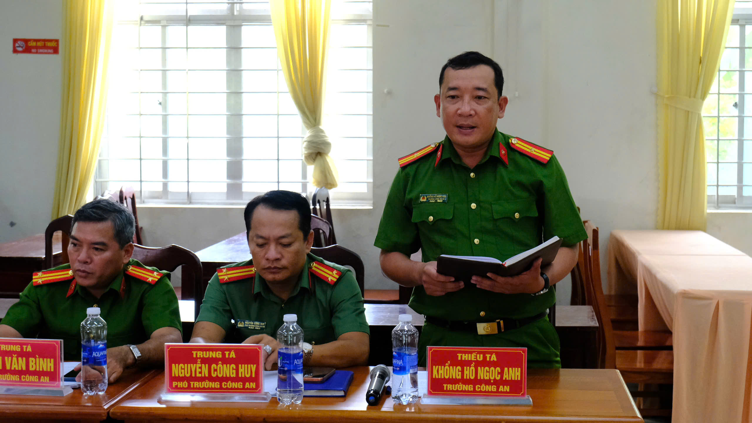 Đại biểu thảo luận 2
