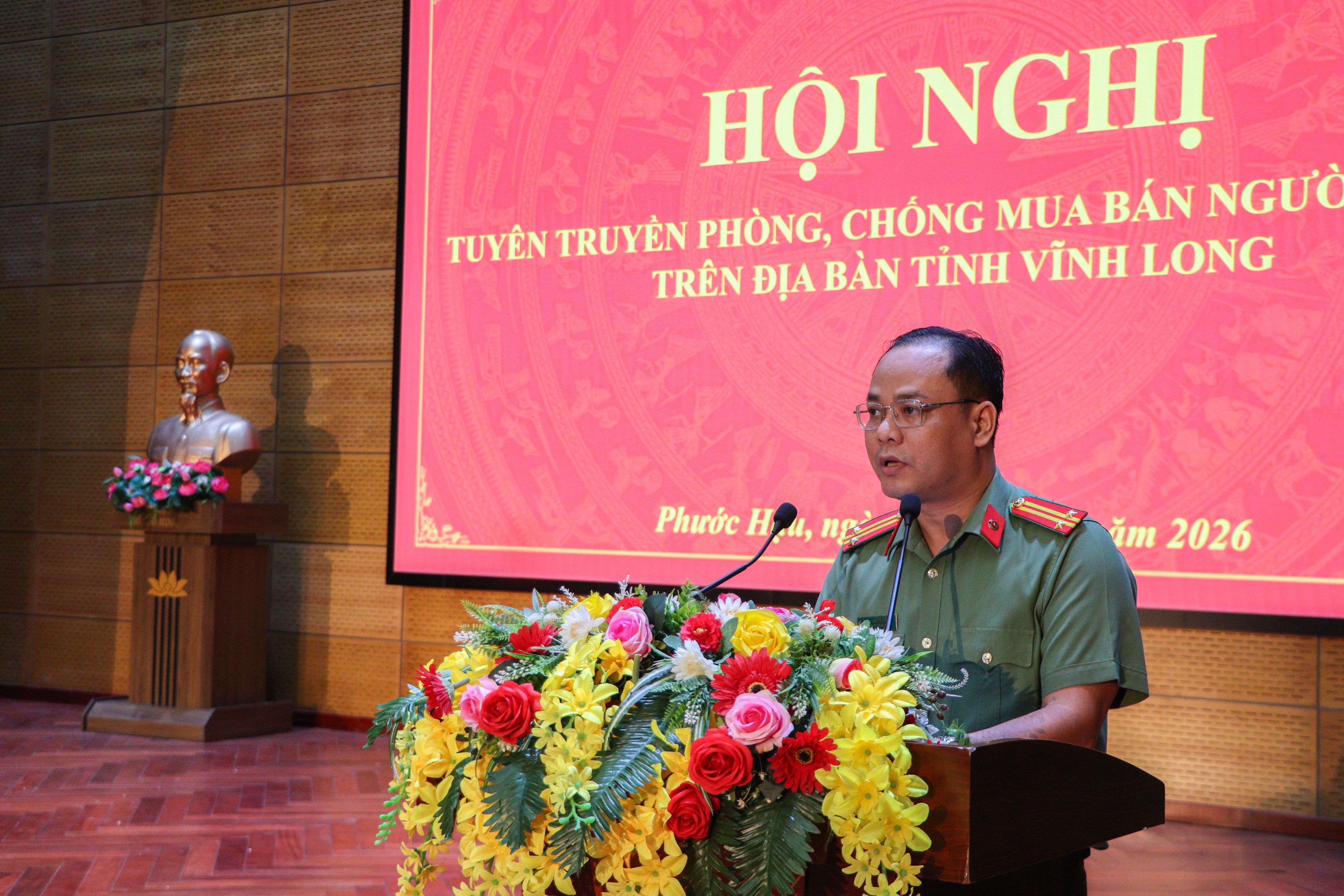 Đại diện lãnh đạo Phòng Tham mưu Công an tỉnh phát biểu khai mạc hội nghị