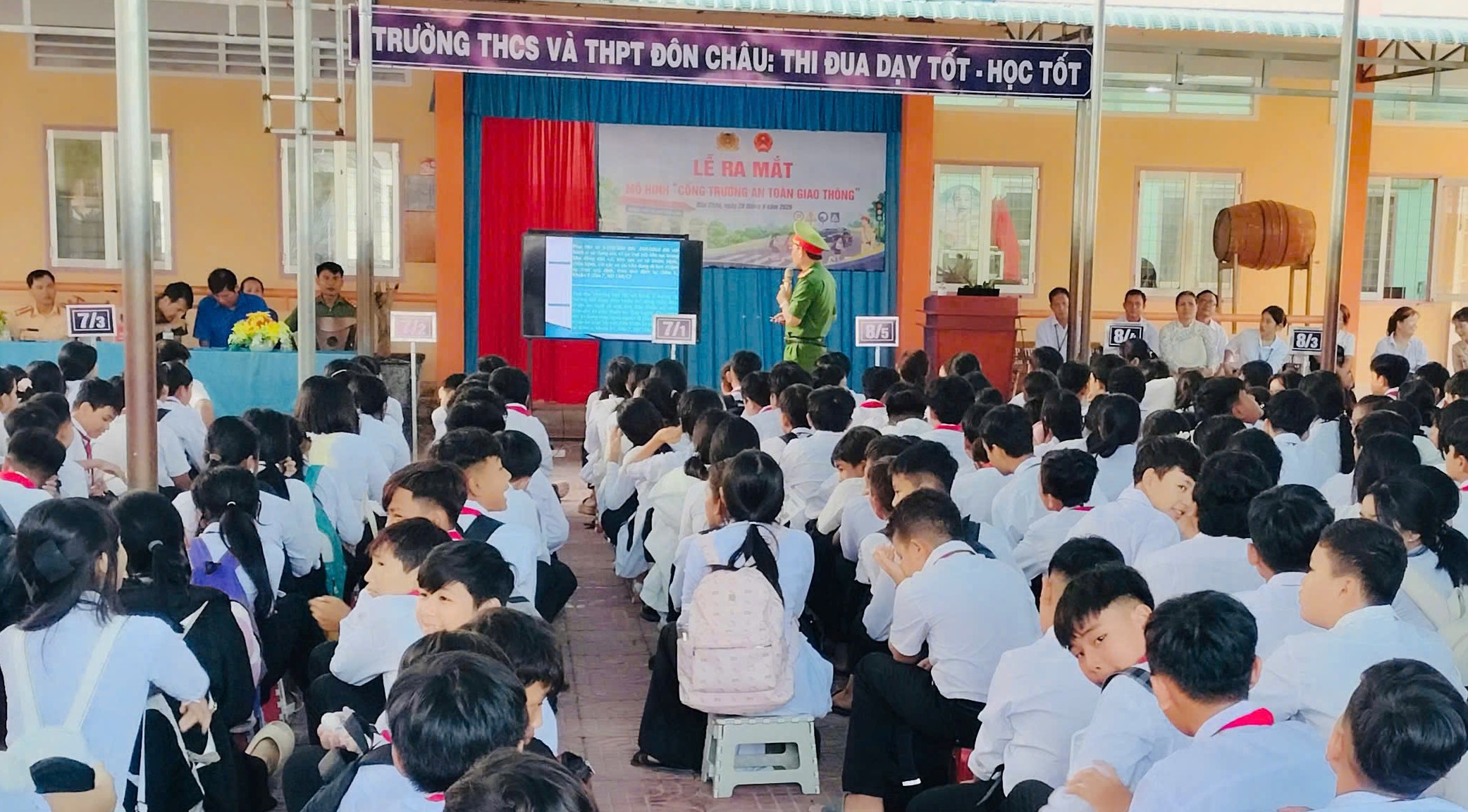 Đồng chí Trung tá Lưu Thanh Nhanh tuyên truyền2