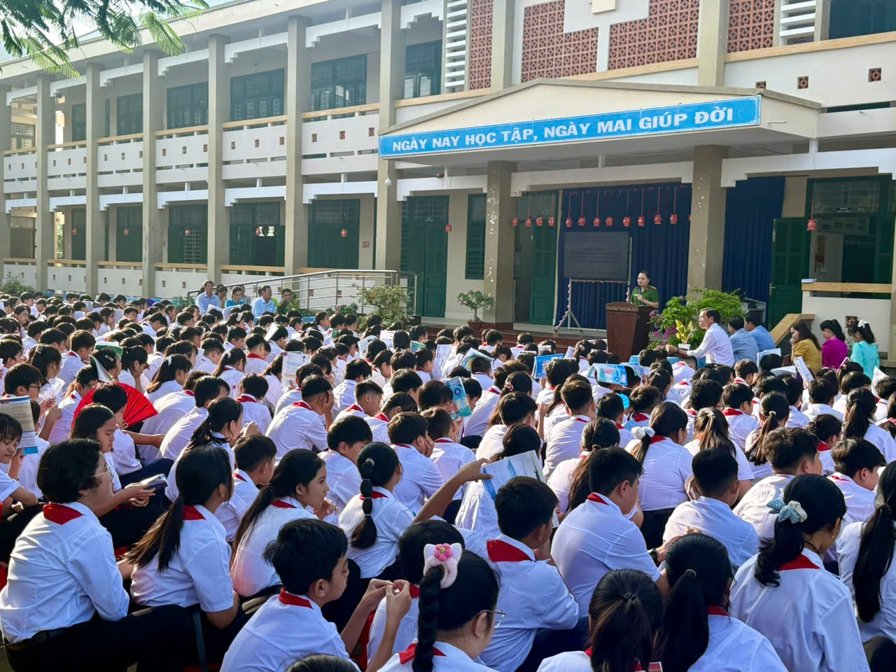 Qang cảnh