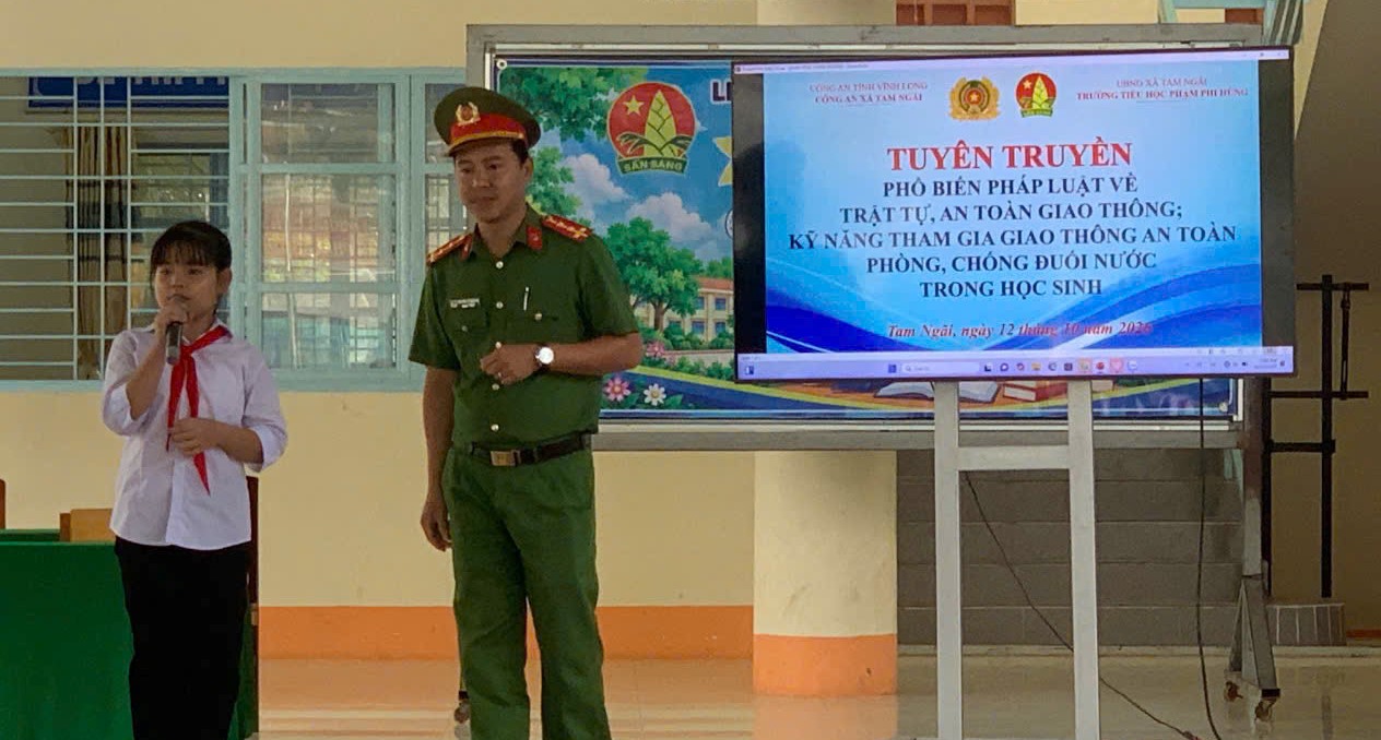 Quang cảnh buổi tuyên truyền 3