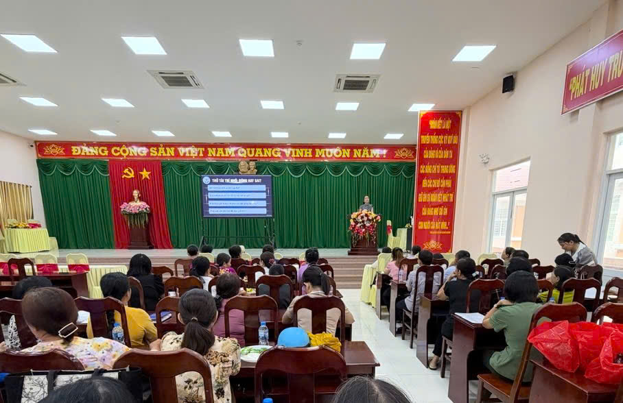 Quang cảnh buổi tuyên truyền