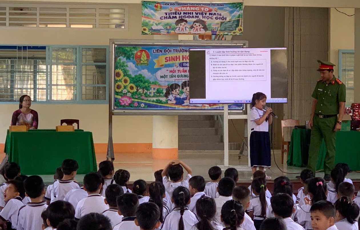 Quang cảnh buổi tuyên truyền