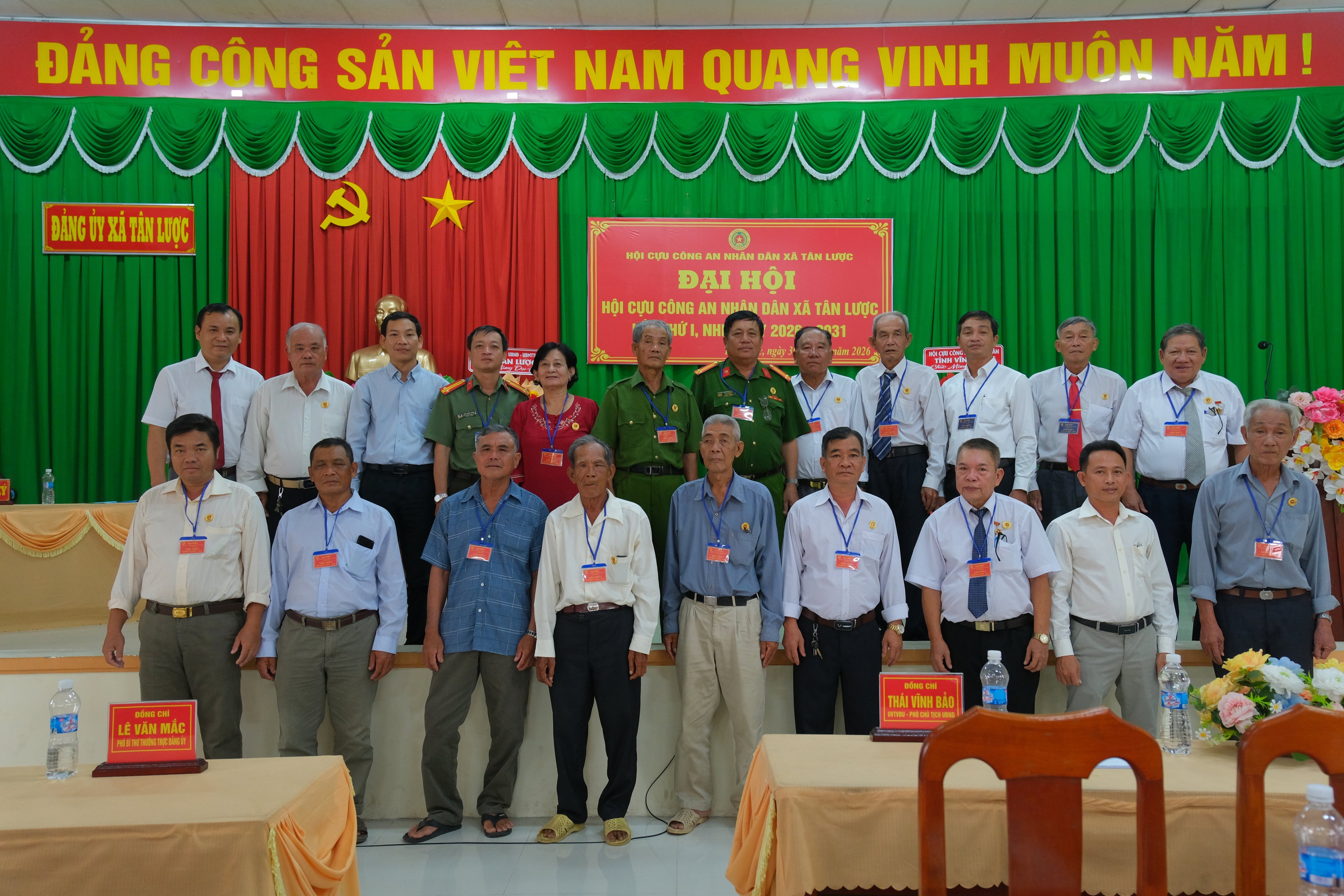 Quang cảnh tổ chức thành công Đại hội và chụp hình lưu niệm