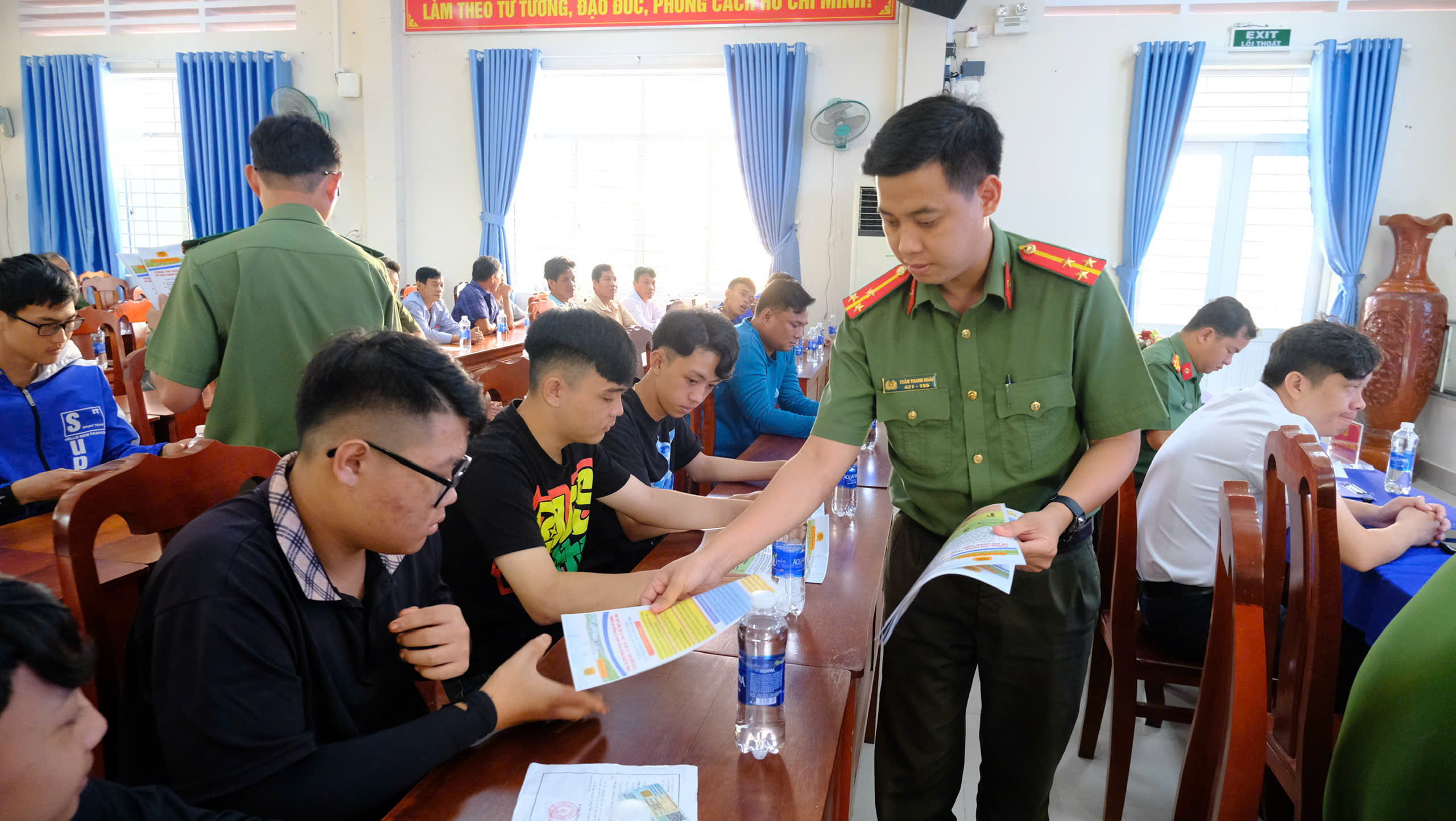 TPPhát tờ rơi