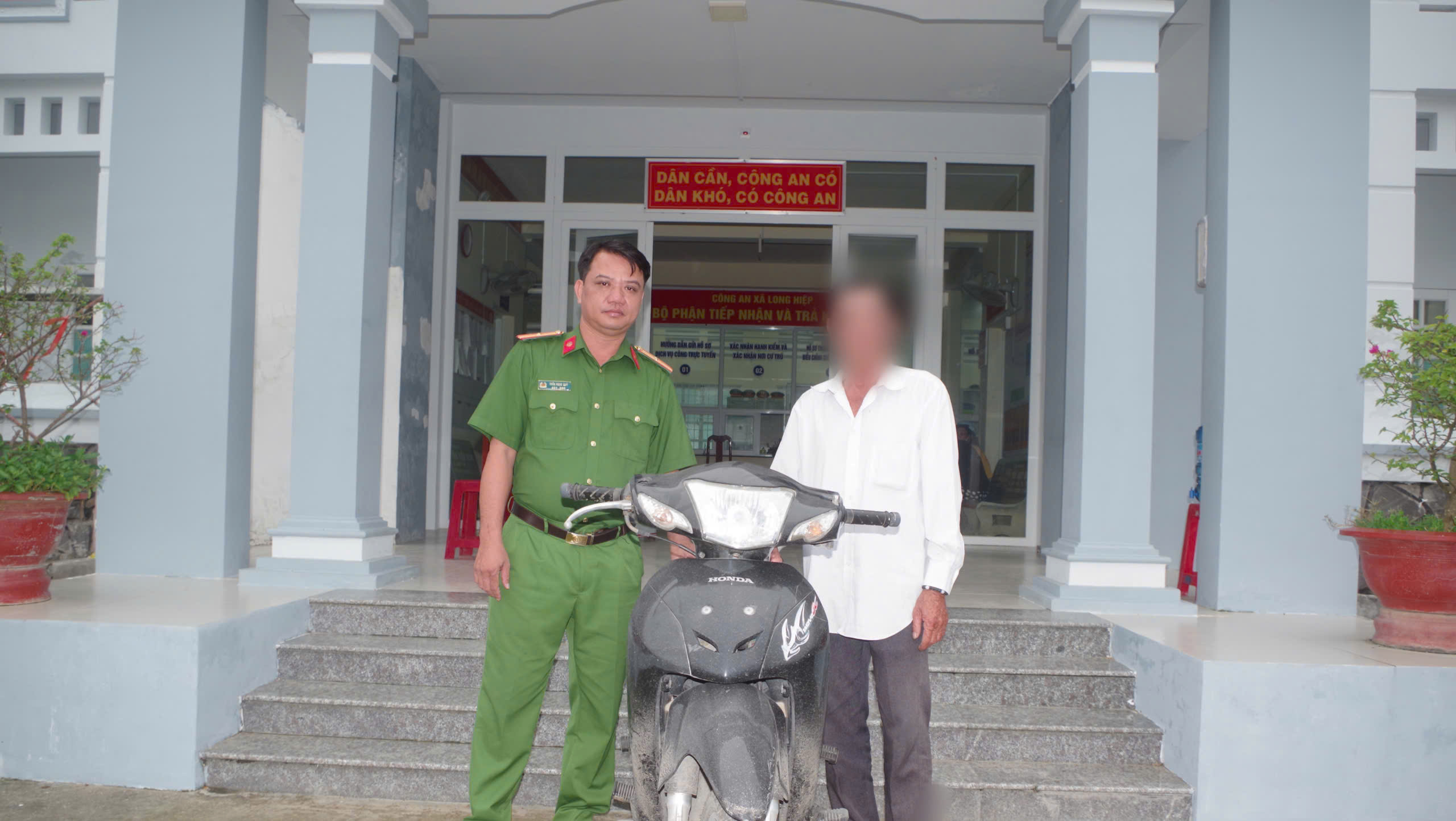 TRAO TRA XE CHO BI HAI